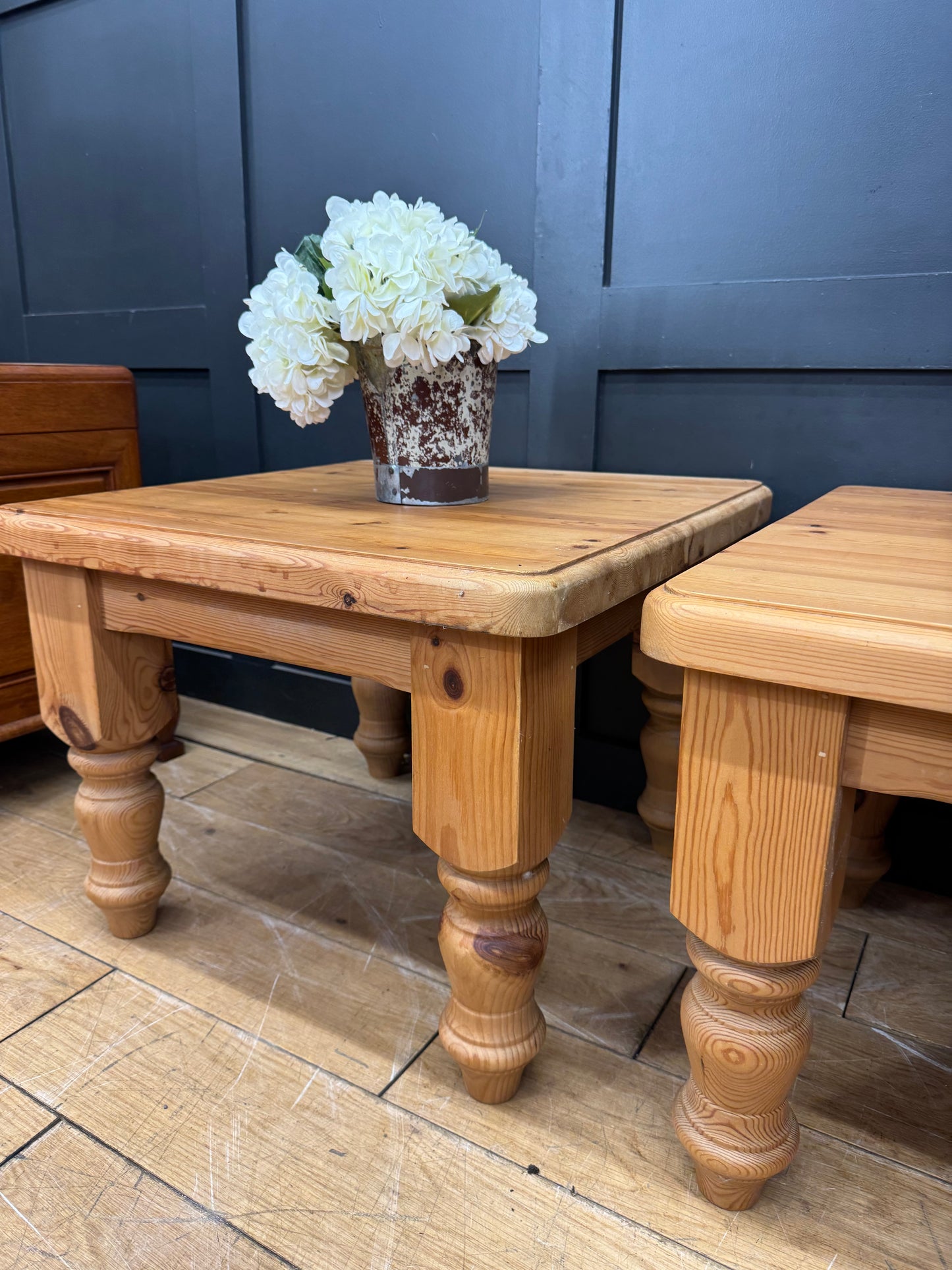 Vintage Pair Of Solid Pine Coffee Tables / Bedside Lamp Occasional Side Table