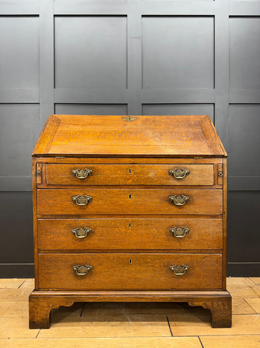 Georgian Oak Bureau Desk / Writing Desk / Sideboard Chest Of Drawers