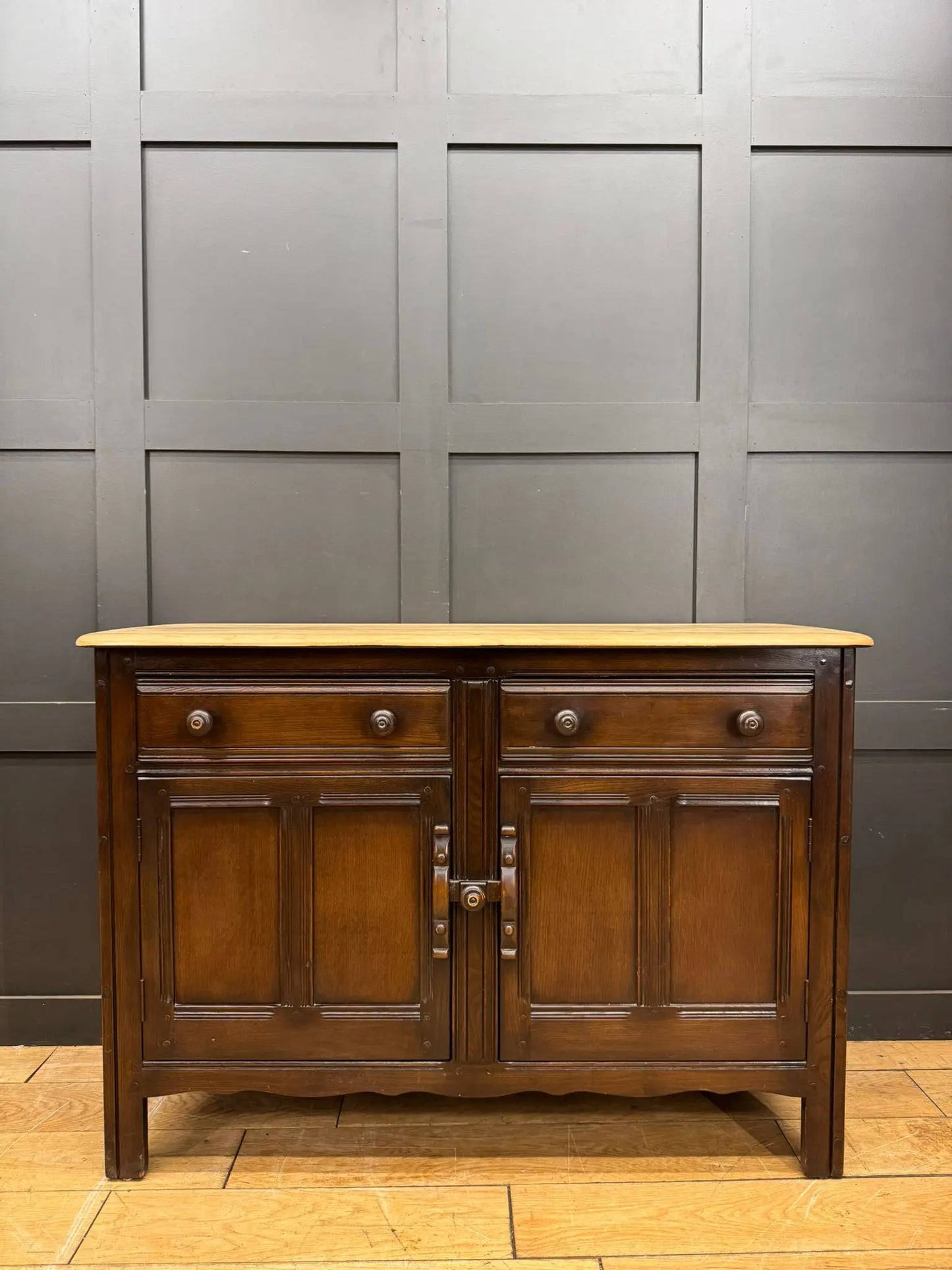 Ercol Elm Sideboard with Cupboard & Drawers TV Stand 123cm RUSTIC WAREHOUSE NORFOLK