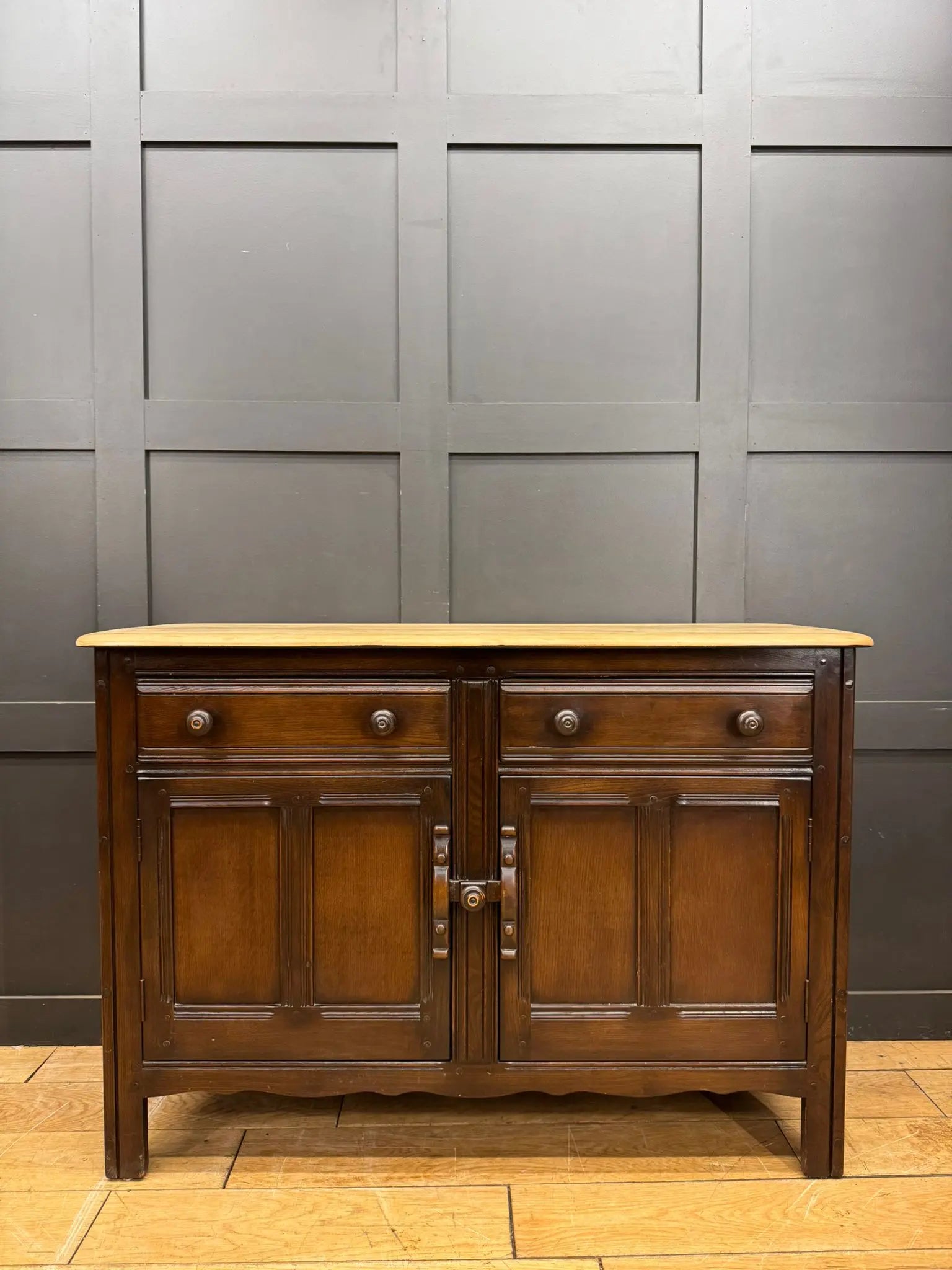 Ercol Elm Sideboard with Cupboard & Drawers TV Stand 123cm RUSTIC WAREHOUSE NORFOLK