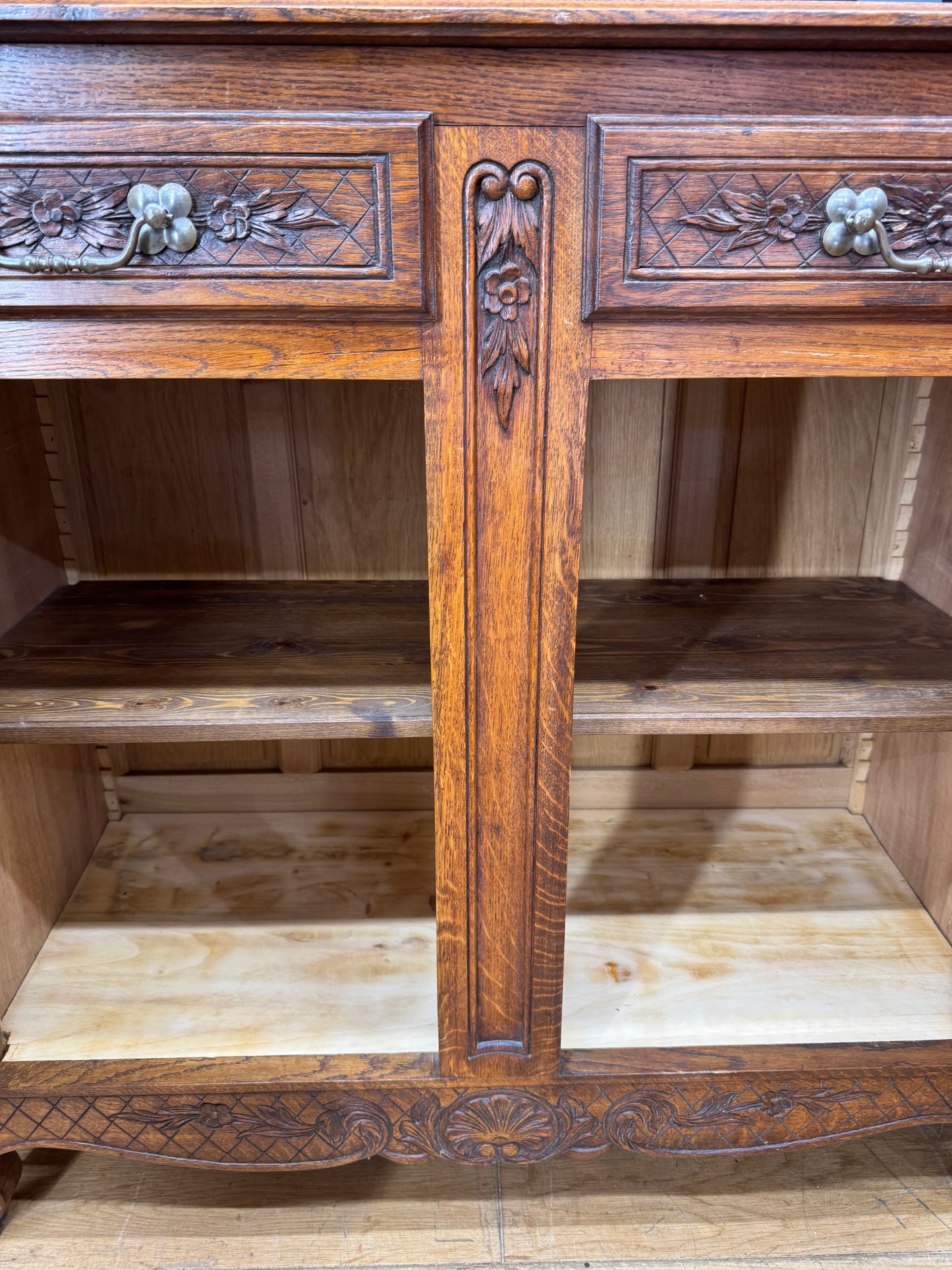 French Provincial Oak Breakfront Sideboard Buffet Cabinet Credenza 4 Door Large