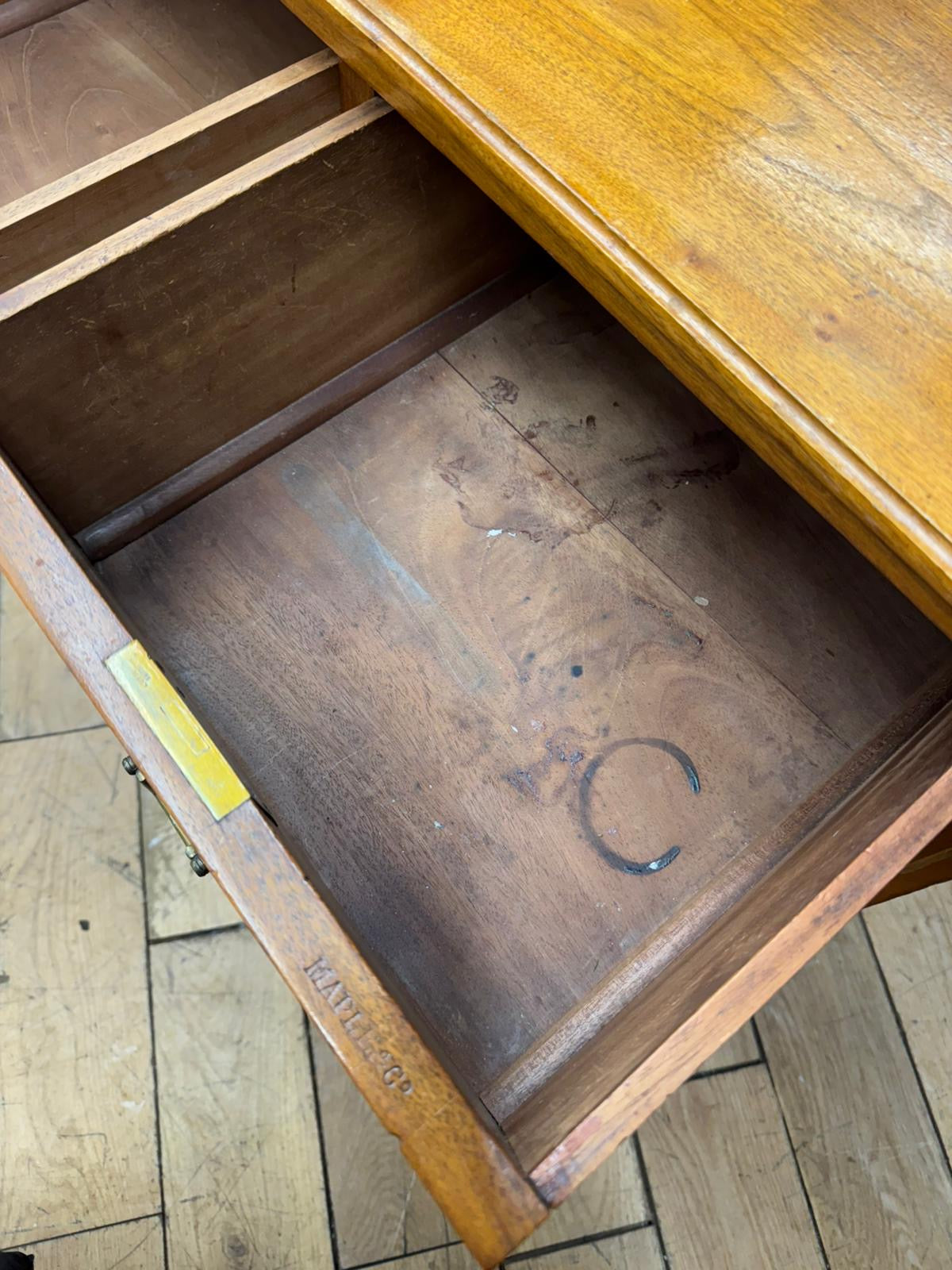 Antique Walnut Chest of Drawers by Maple & Co \ Edwardian Dressing Table