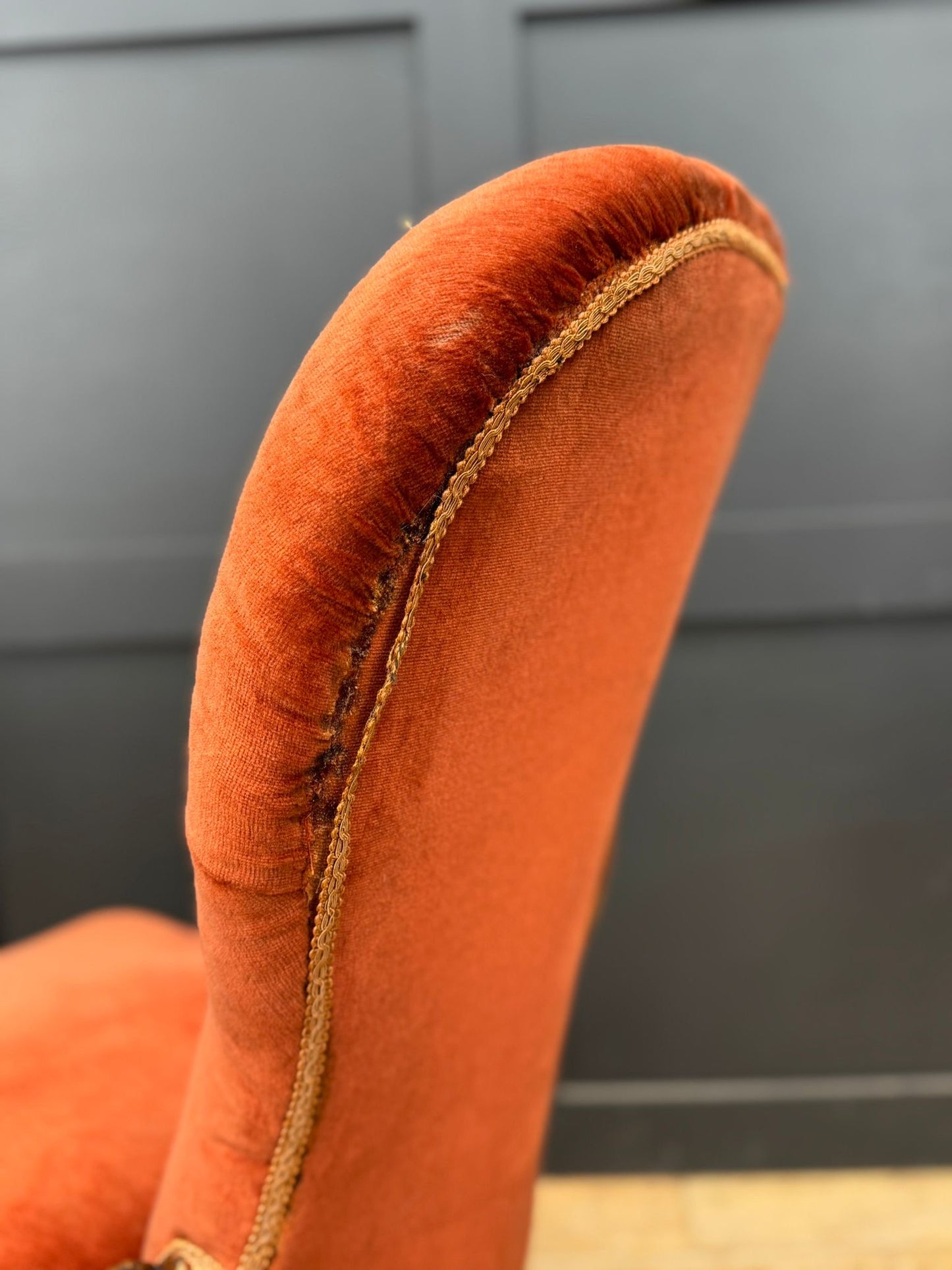 Victorian Walnut Spoon Nursing Chair in Orange Upholstery / Bedroom Chair
