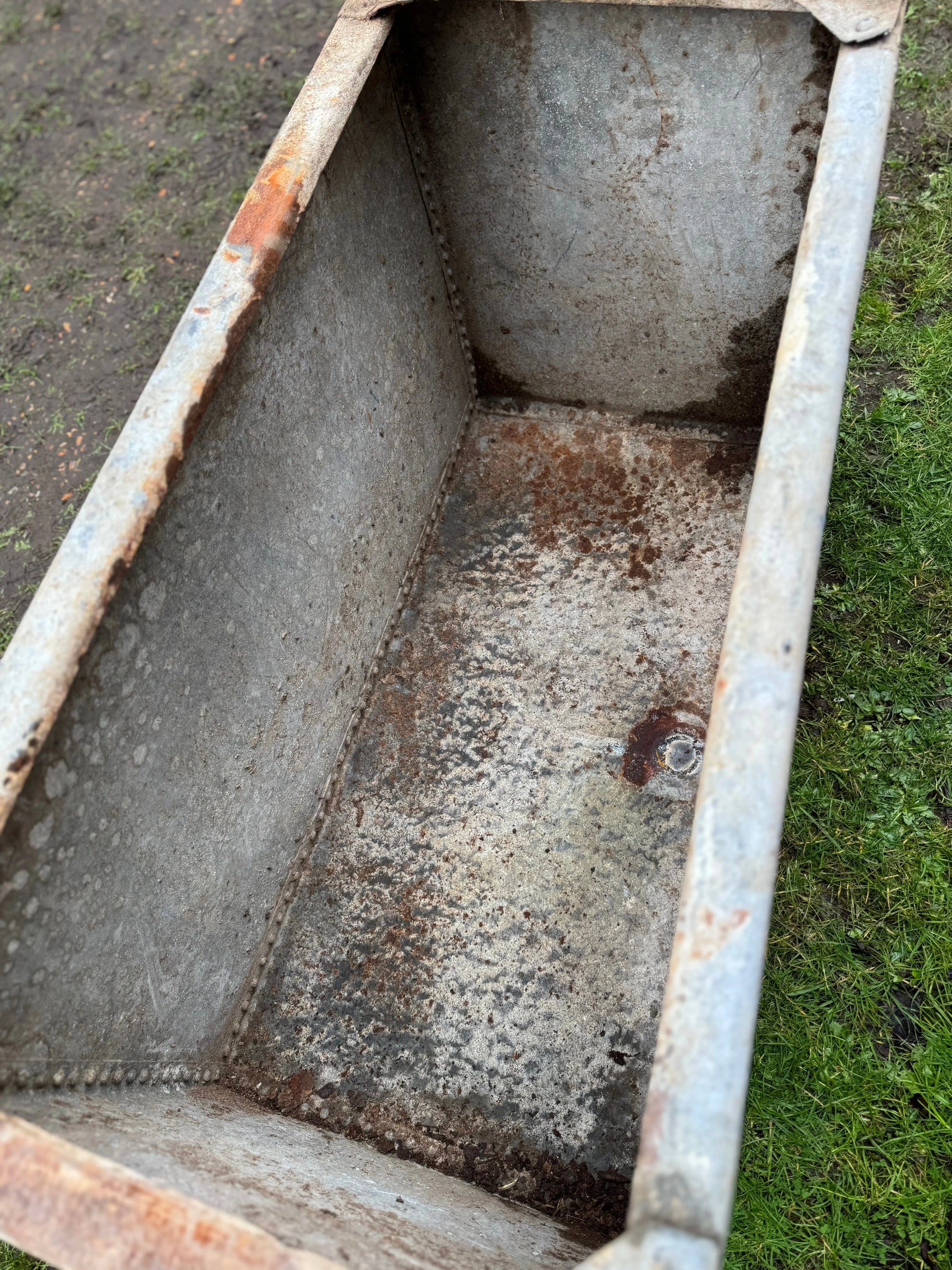Riveted Galvanised Trough Planter /  Raised Flower Bed Plant Olive Tree Pot Z6 RUSTIC WAREHOUSE NORFOLK