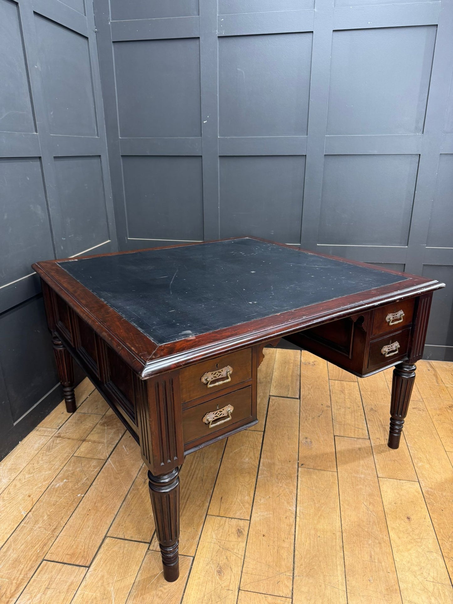 Antique Mahogany Partners Desk – Leather Top, Drawers Both Sides / Office Study