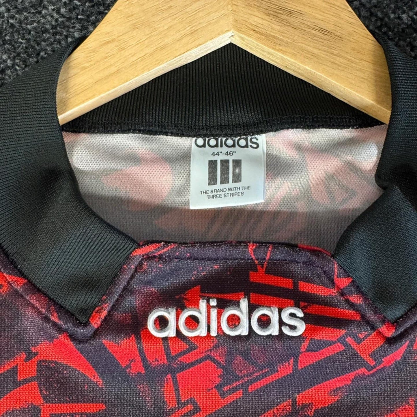 Origina 90s Vintage Adidas t-shirt men’s XL