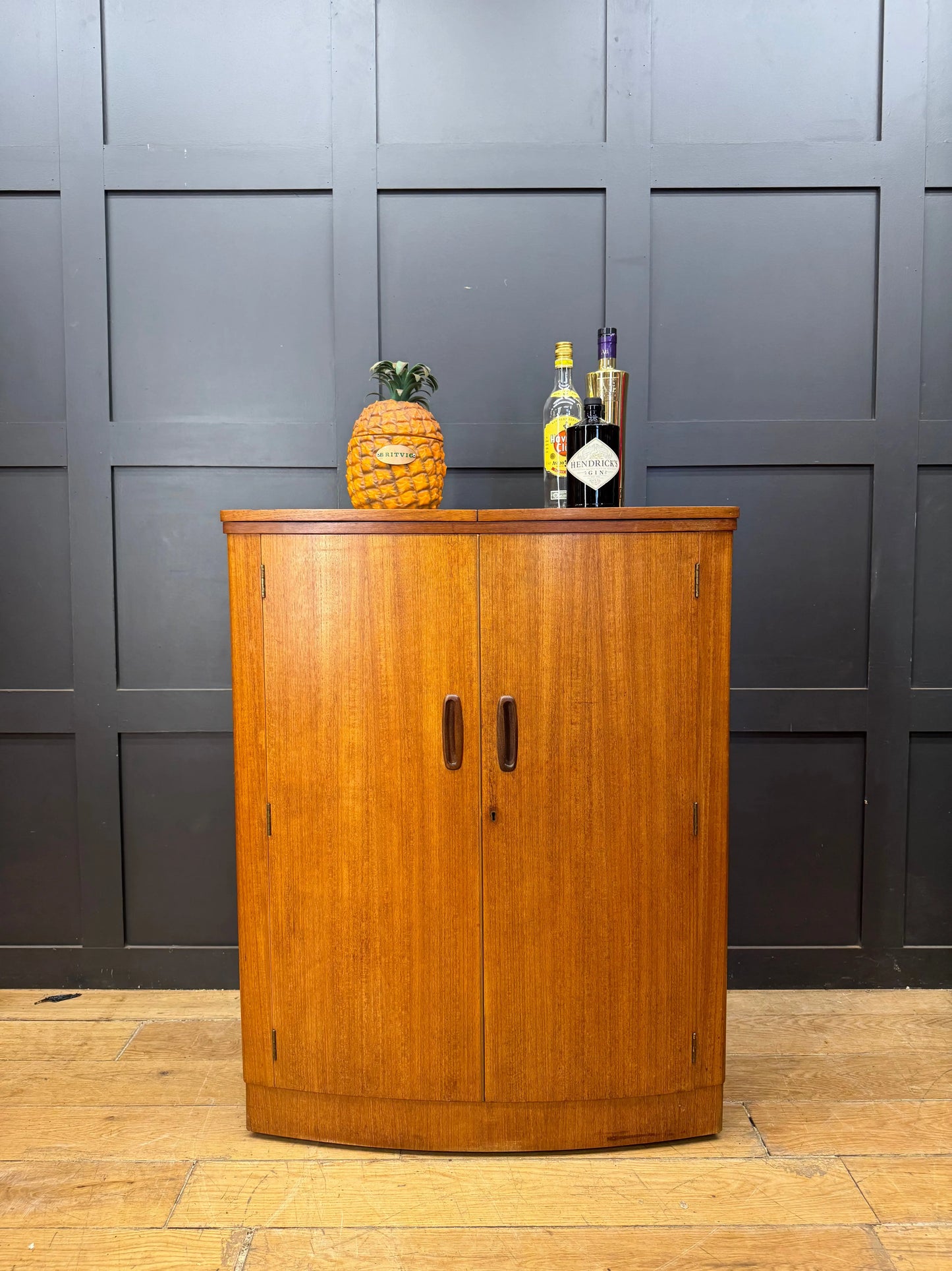 Vintage 1960s Turnidge London Teak Metamorphic Cocktail Bar Drinks Cabinet