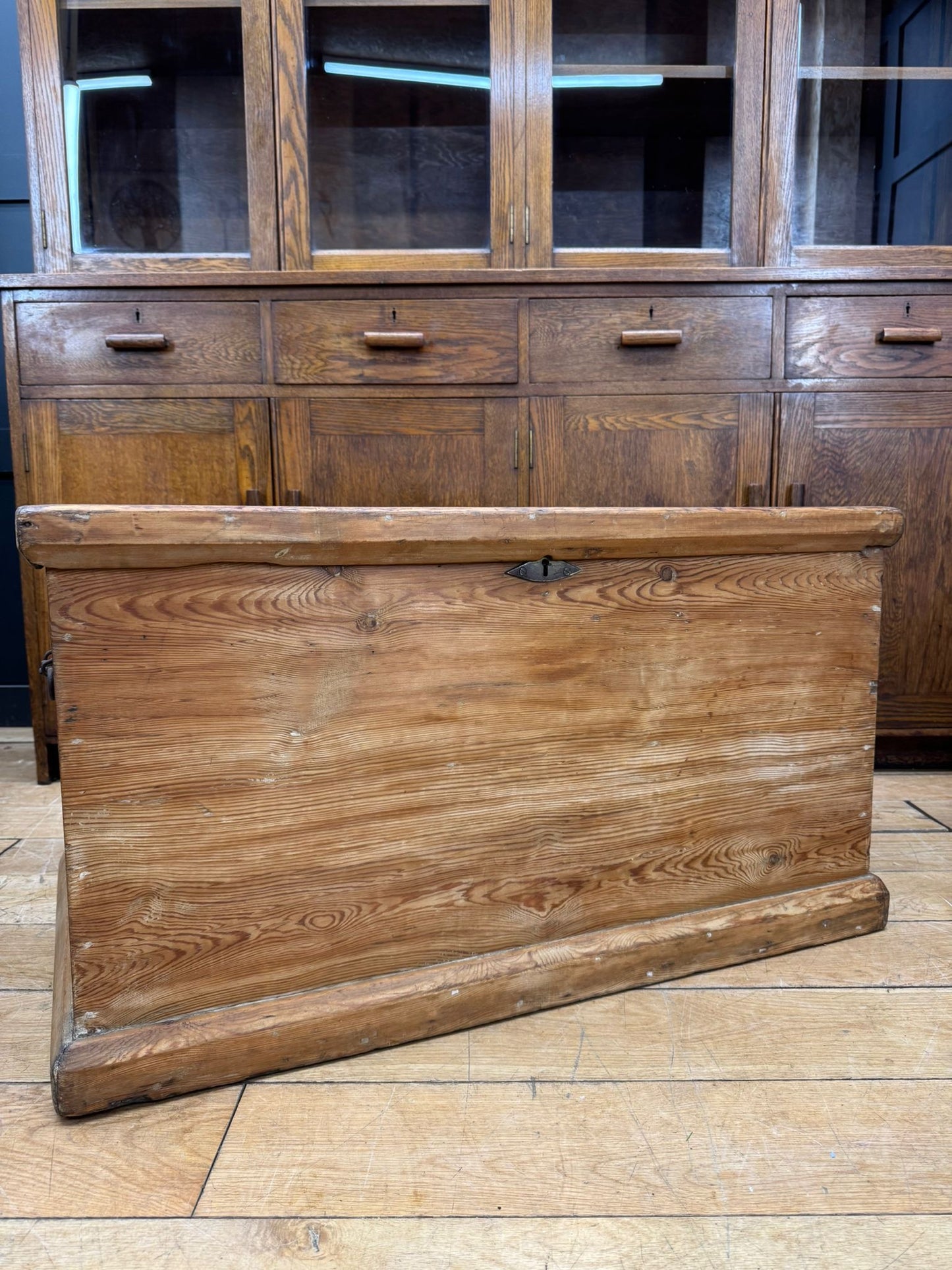 Antique Old Pine Trunk Chest / Storage Blanket Box / Coffee Table
