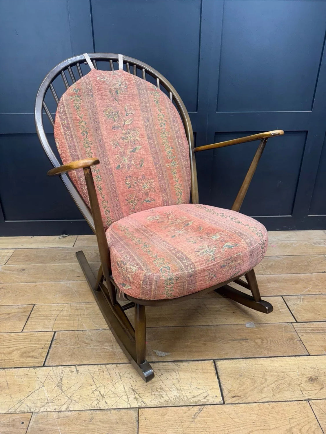 Ercol Grandfather Rocking Chair Model 315 With Original Cushions / Armchair A