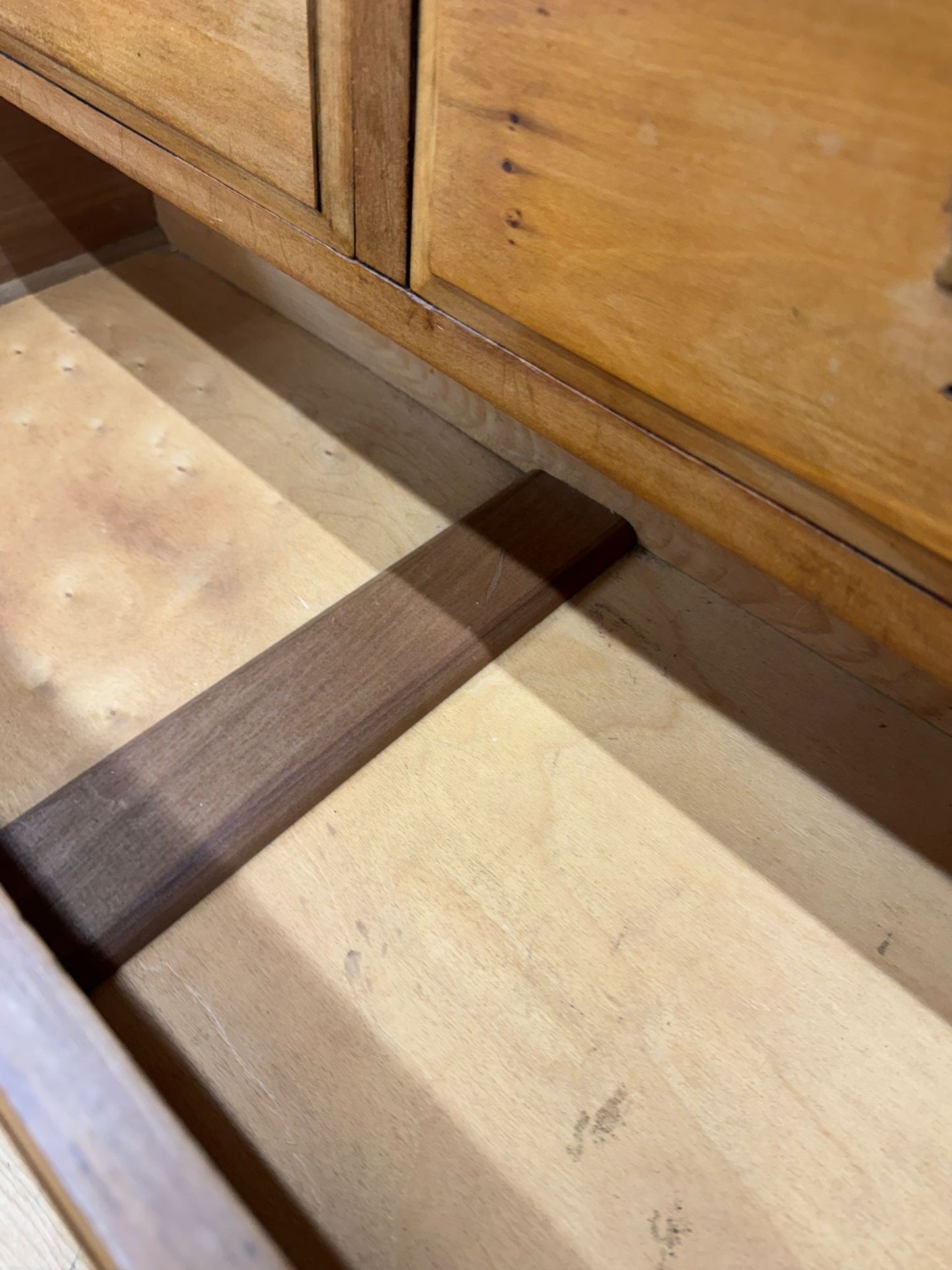 Edwardian Satin Walnut Chest of Drawers – Bedroom Storage