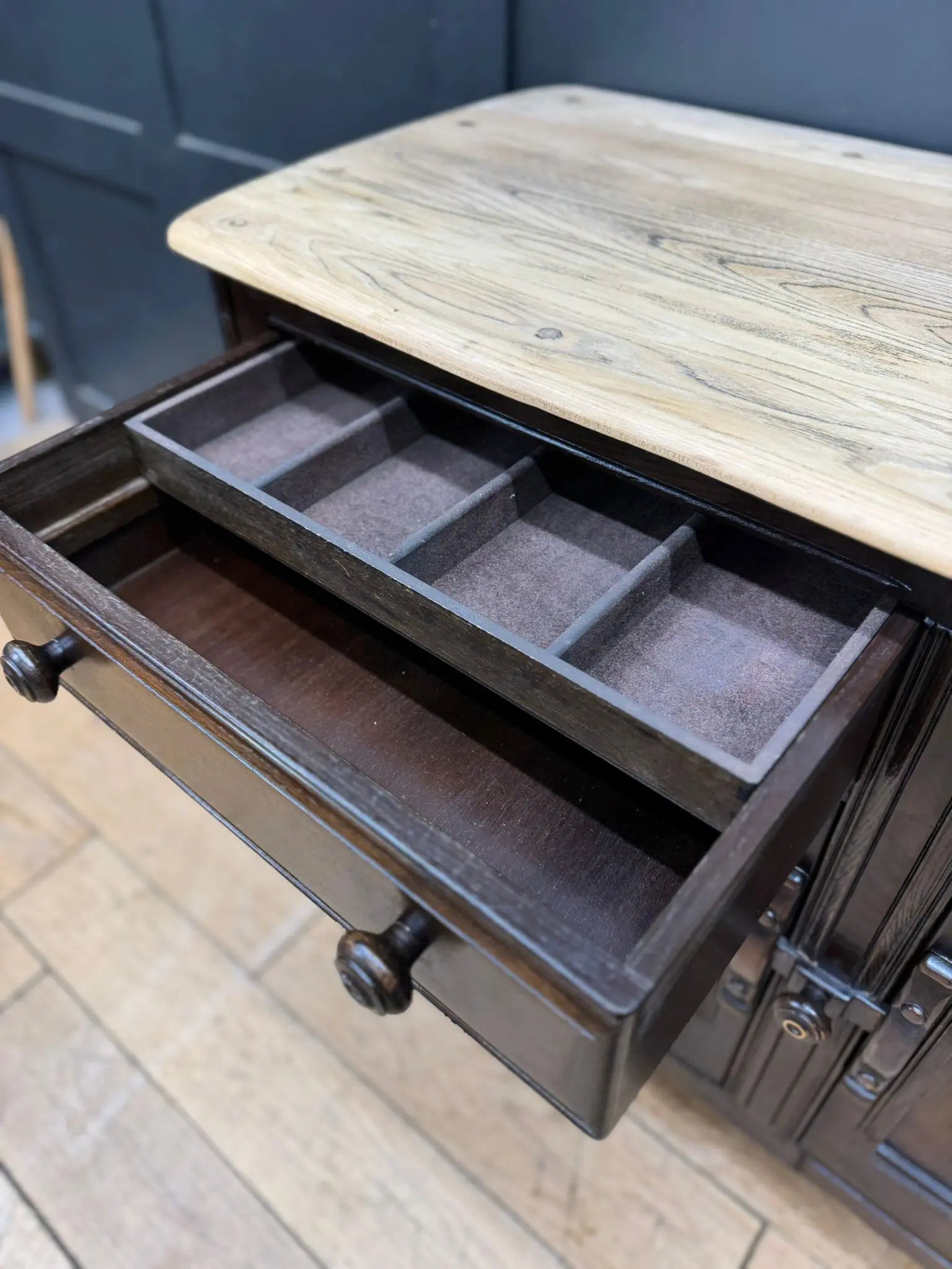 Ercol Elm Sideboard with Cupboard & Drawers TV Stand 123cm RUSTIC WAREHOUSE NORFOLK