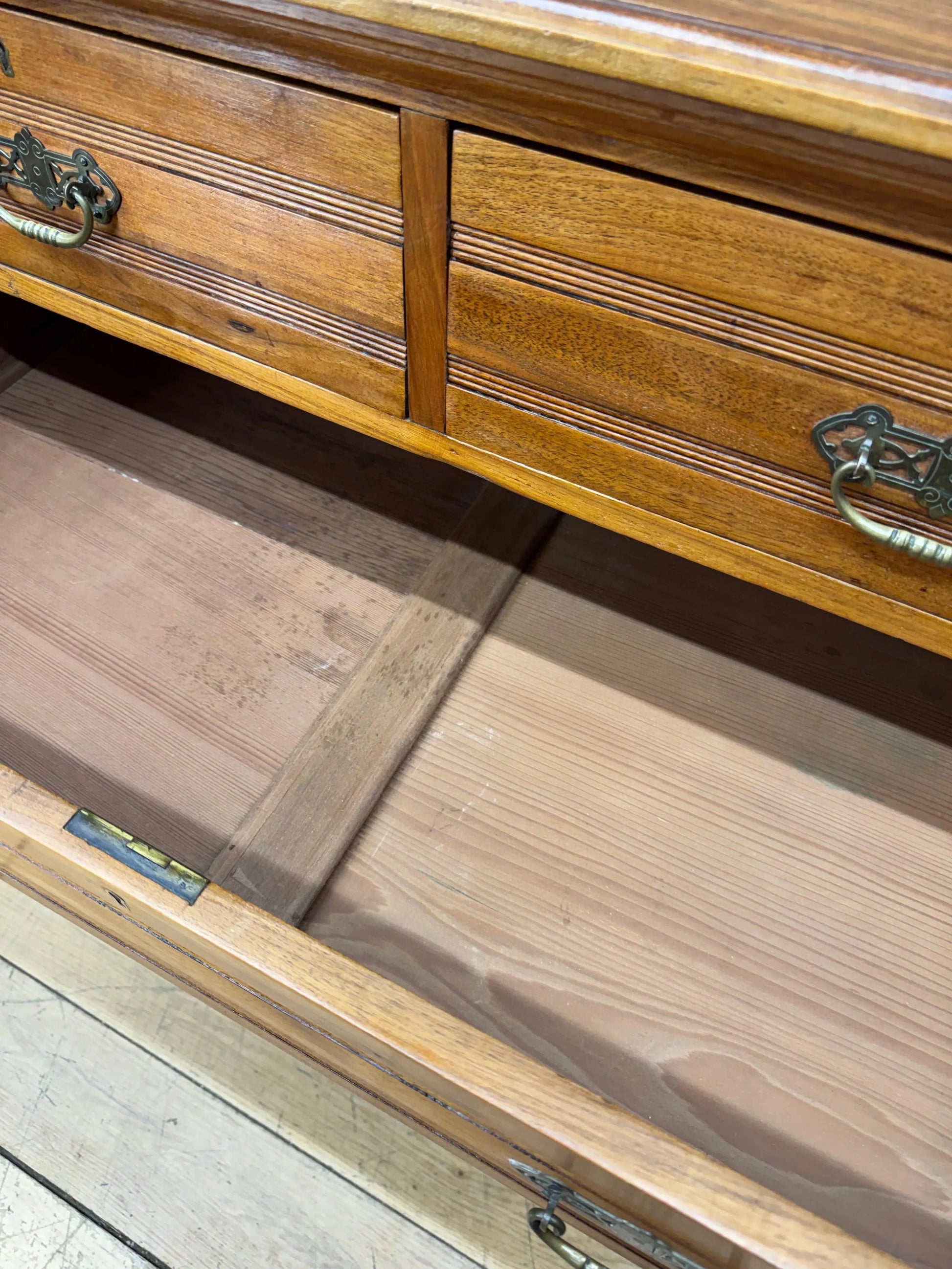 Antique Solid Walnut Chest of Drawers Bedroom Storage Furniture RUSTIC WAREHOUSE NORFOLK