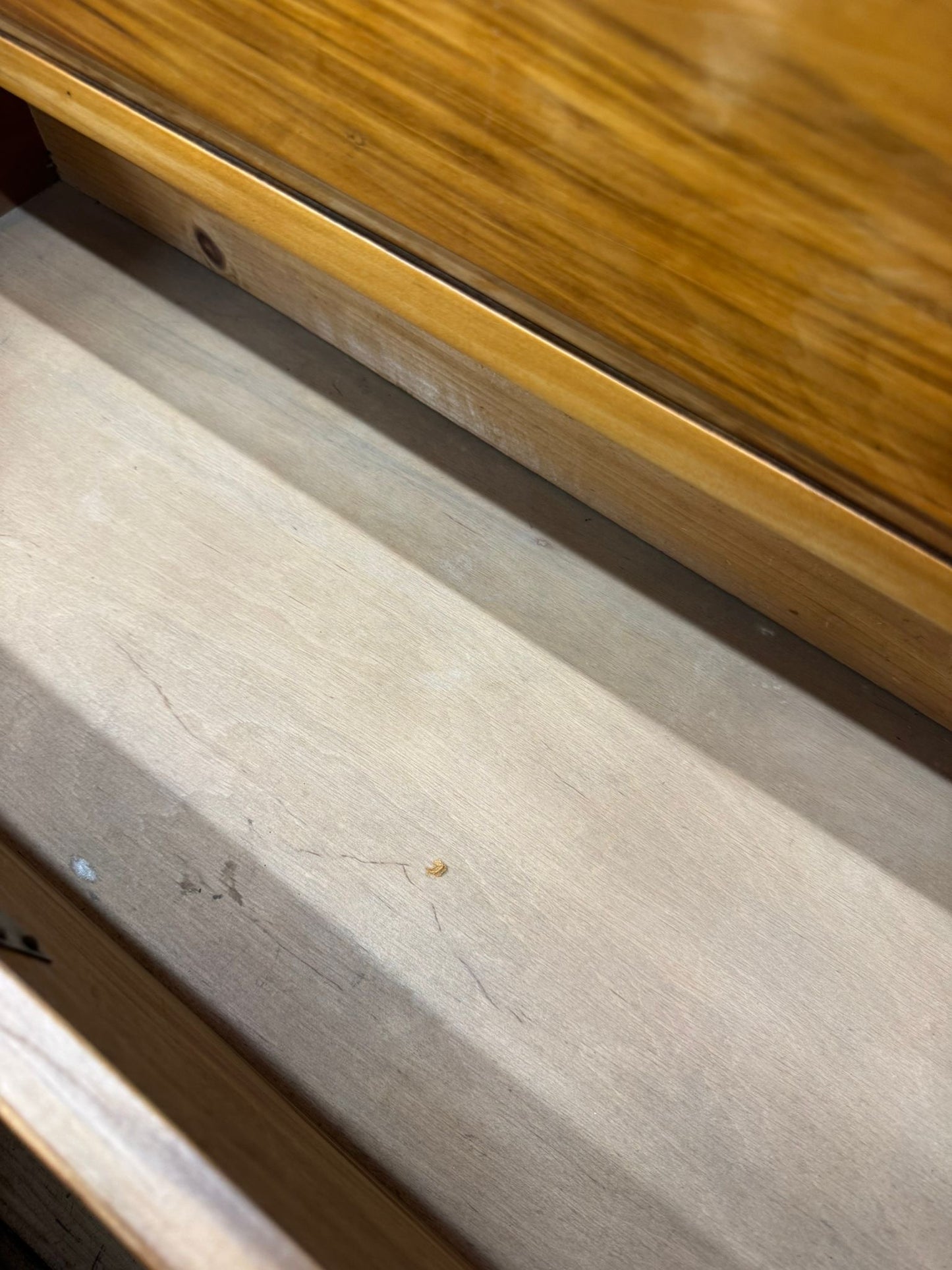 Edwardian Satinwood Chest of Drawers with Four Graduated Drawers