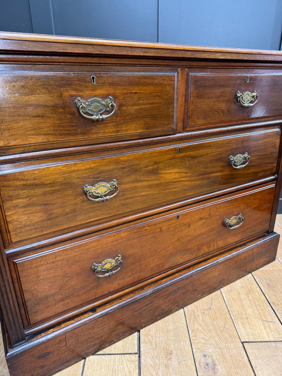 Antique Mahogany Chest of Drawers / Victorian Chest / Bedroom Storage