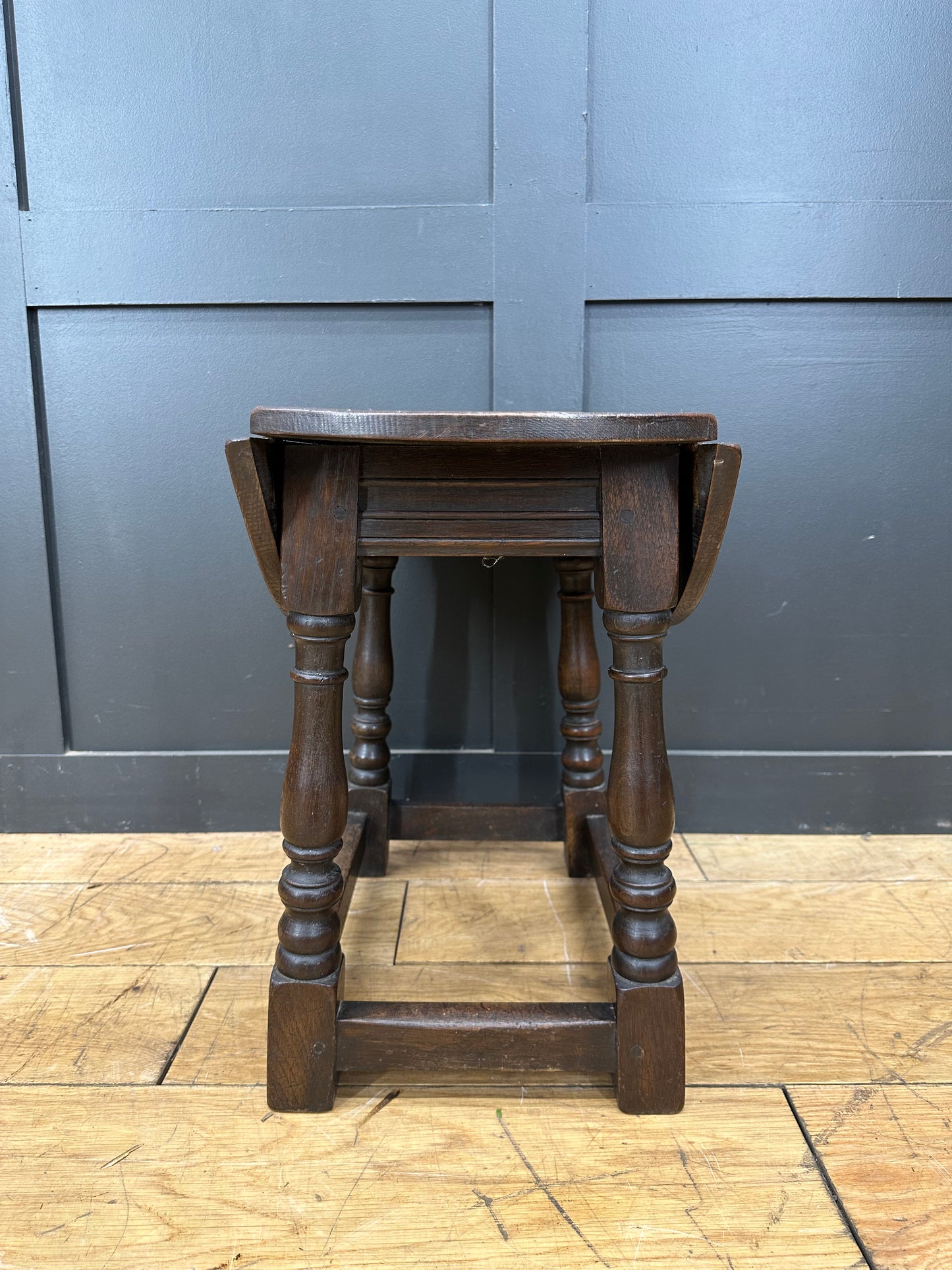 Vintage Traditional Oak Coffee Table / Extending Side Table / Rustic Furniture