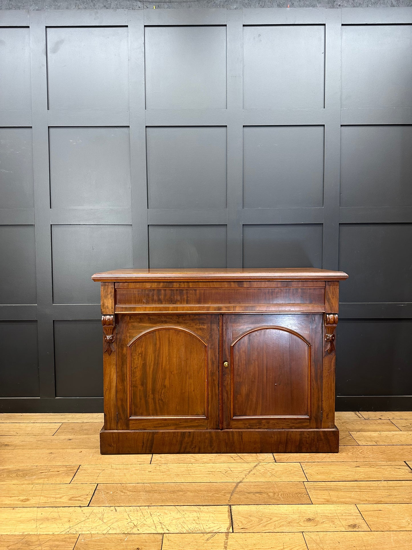Antique Mahogany Sideboard Chiffonier / Cocktail Cabinet / Buffet Server
