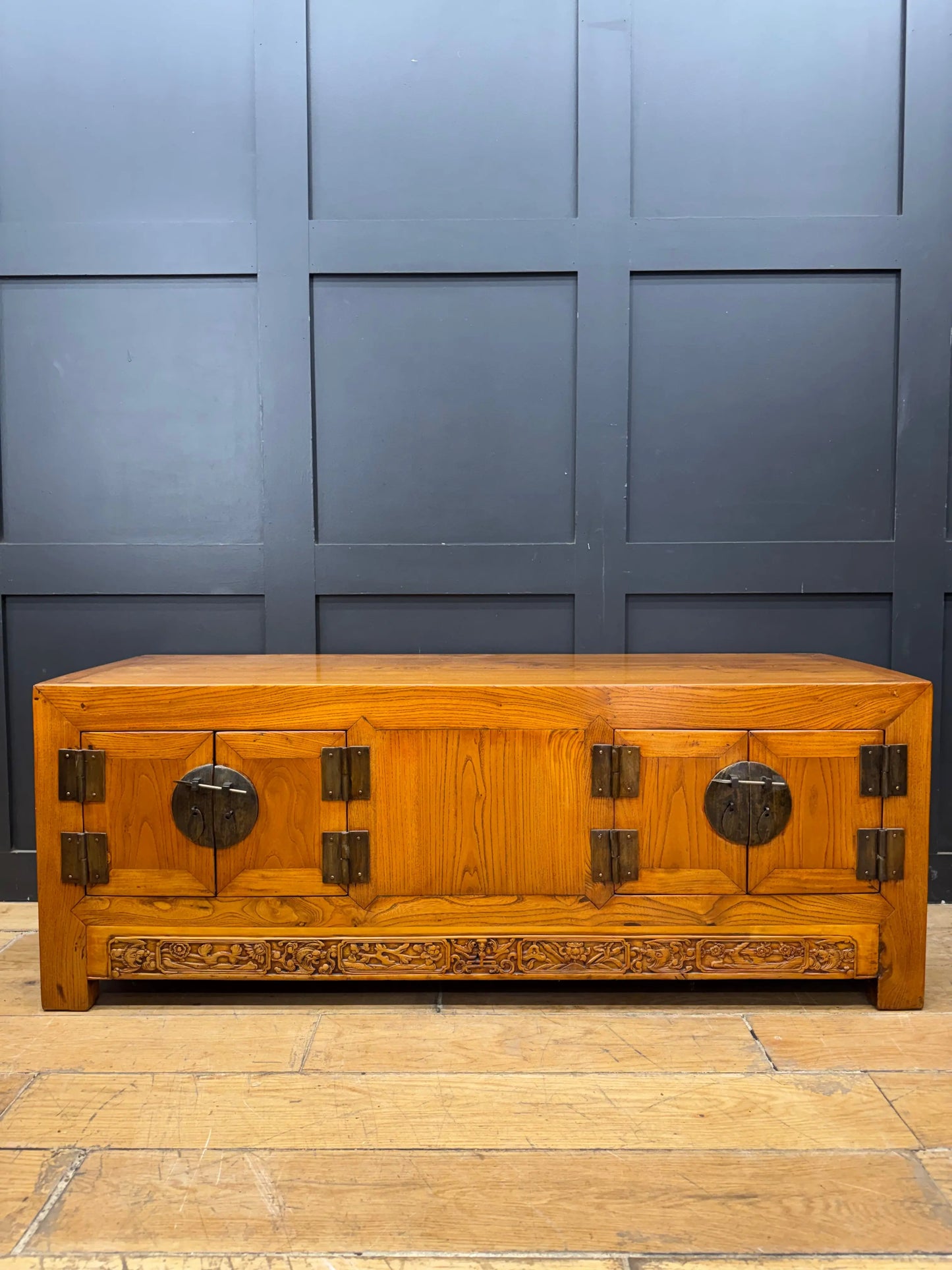 Vintage Chinese Elm Low Sideboard Cabinet / TV Media Unit Oriental Console