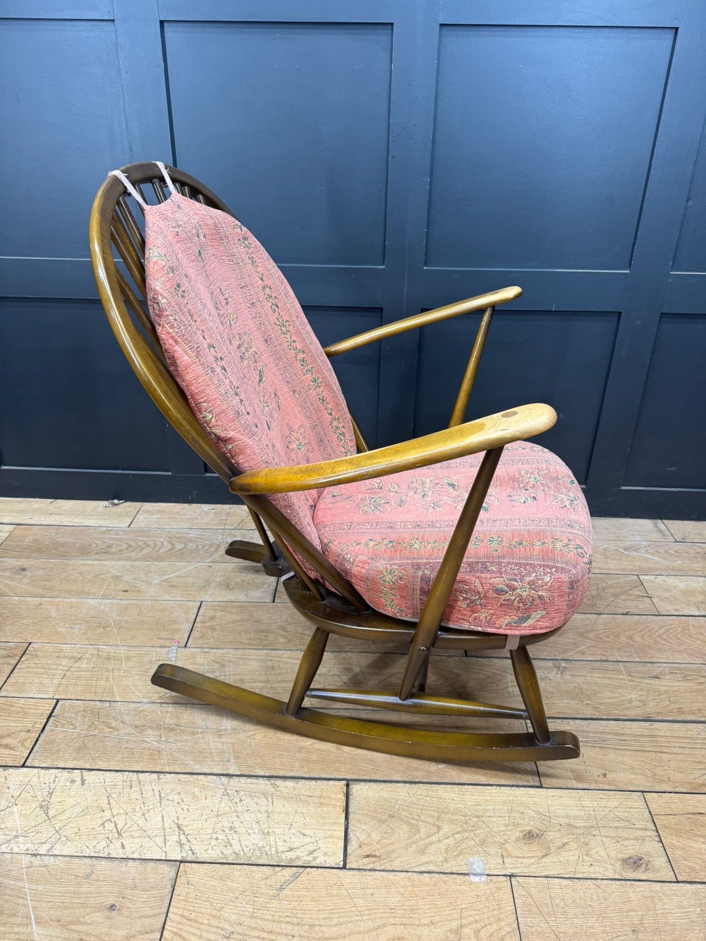 Ercol Grandfather Rocking Chair Model 315 With Original Cushions / Armchair B