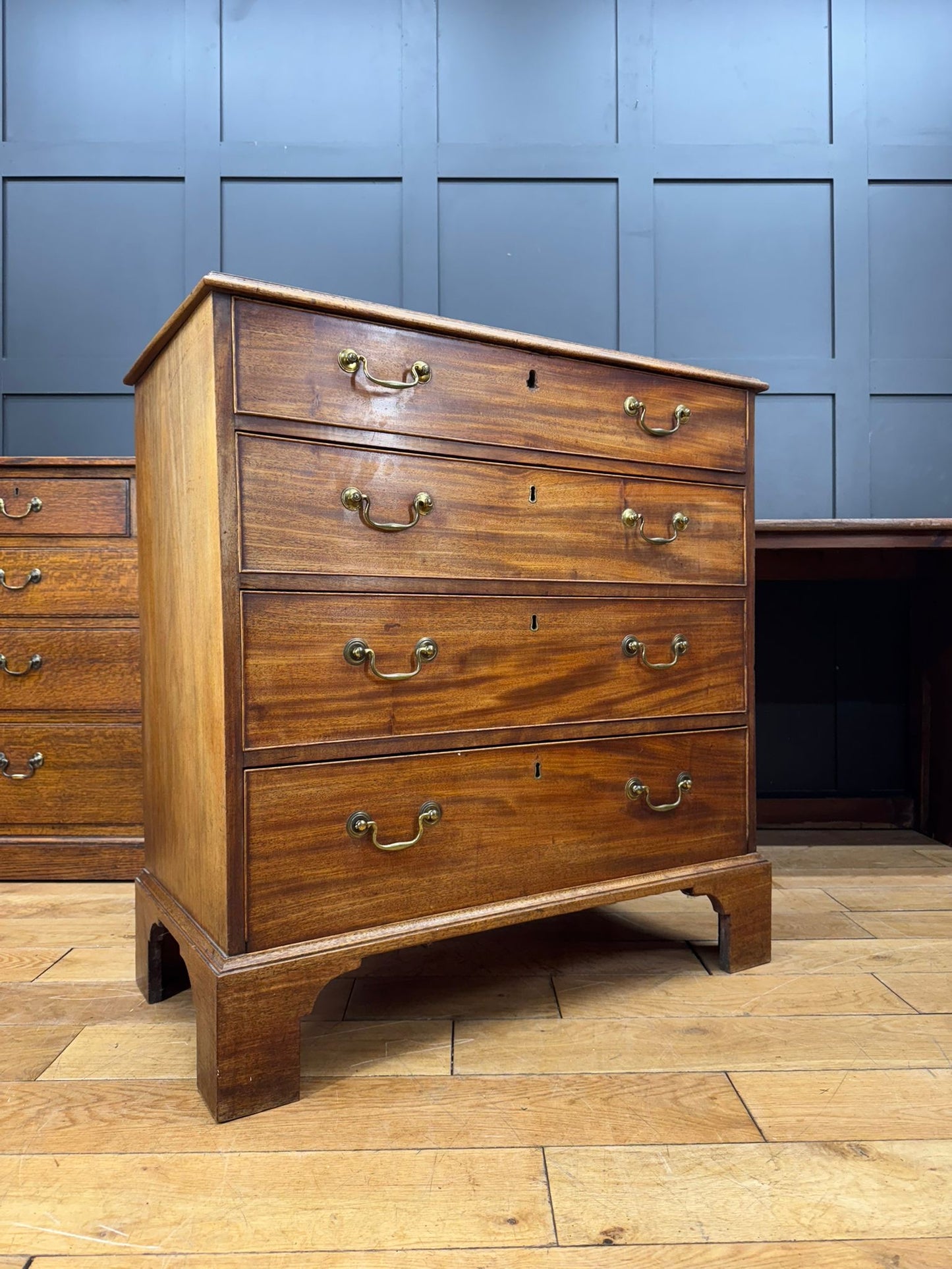 Antique Georgian Mahogany Chest of Drawers – Bedroom Dresser Storage Cabinet