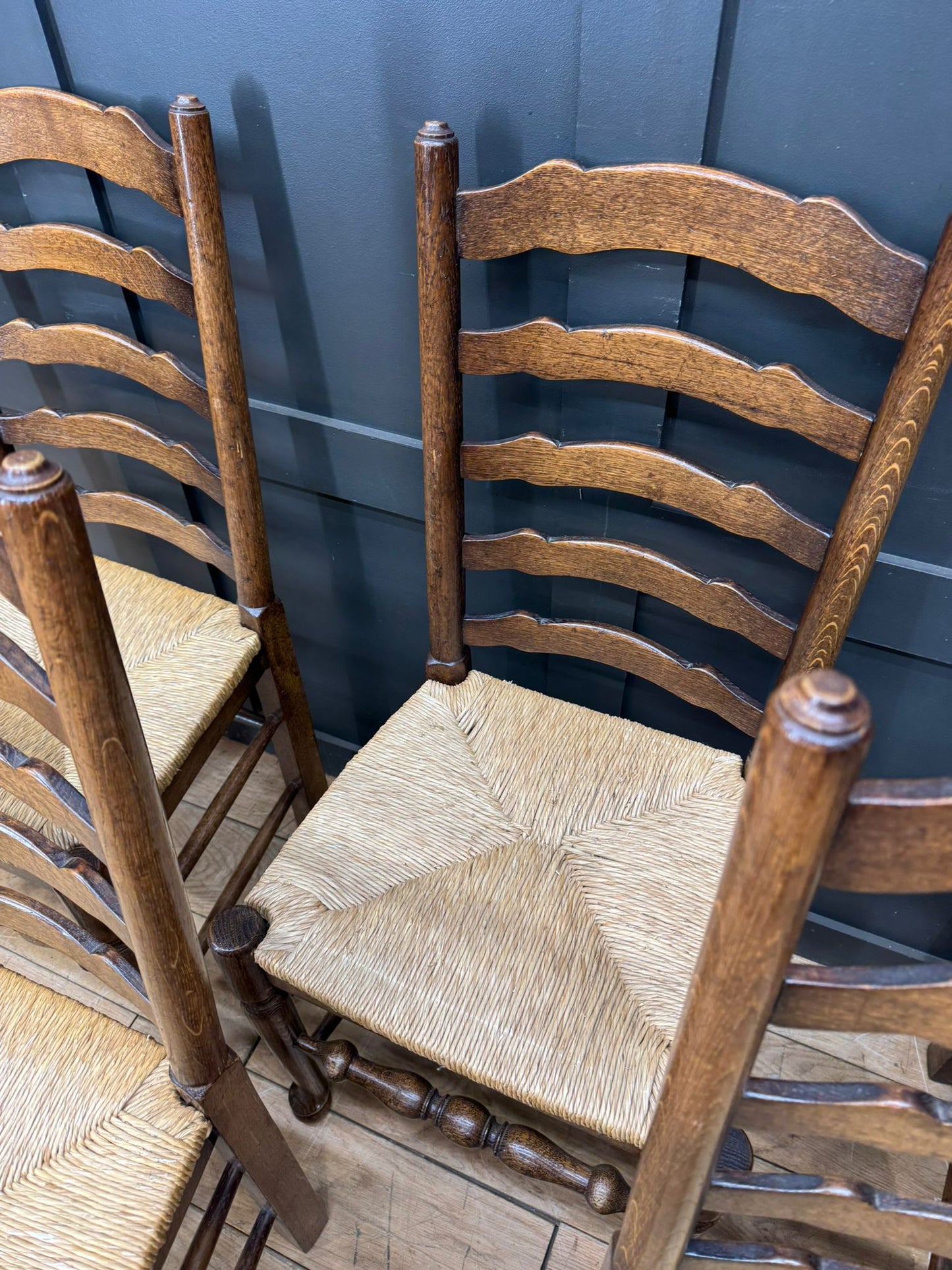 Set of 6 Vintage Oak Ladderback Dining Chairs with Rush Seats inc Carver