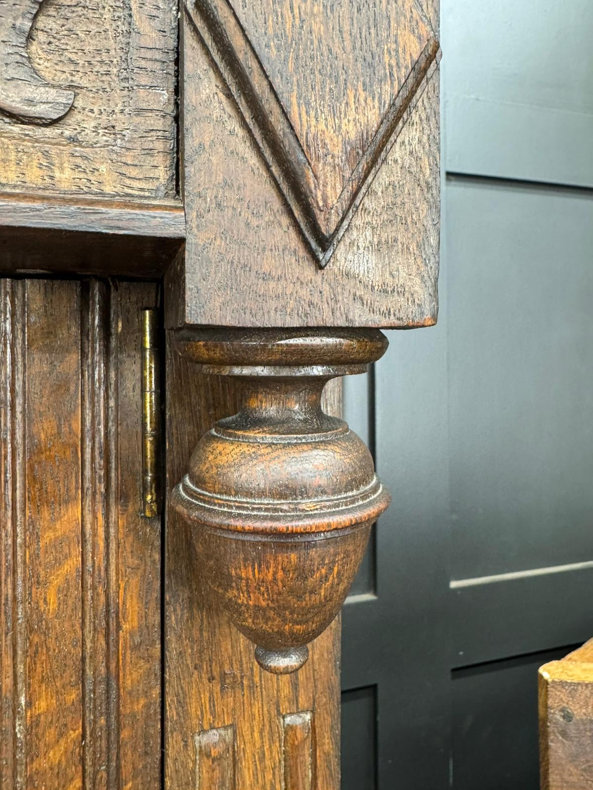 Large Antique Oak Court Cupboard / Victorian Carved Cabinet Sideboard