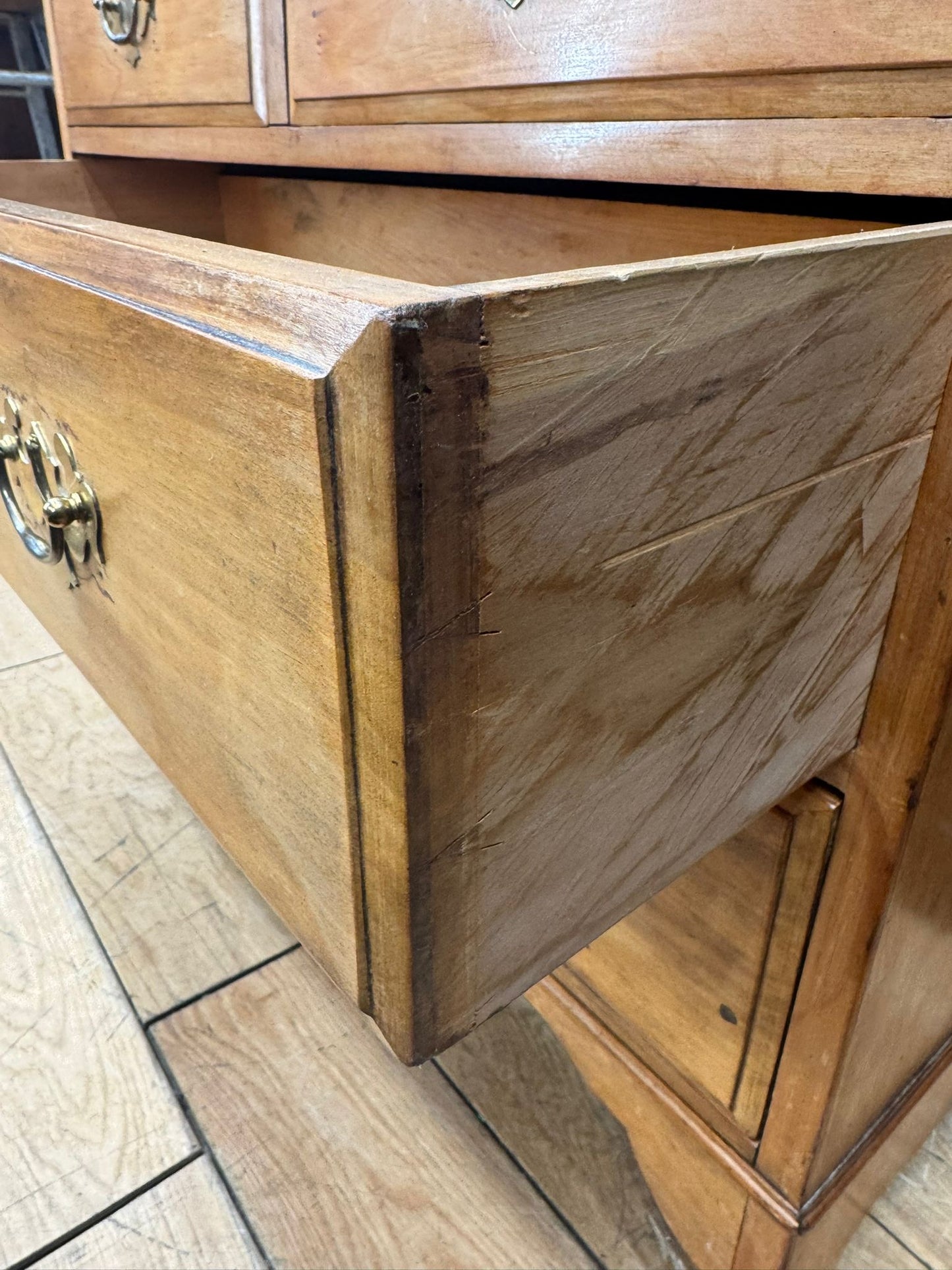 Edwardian Satin Walnut Chest of Drawers – Bedroom Storage