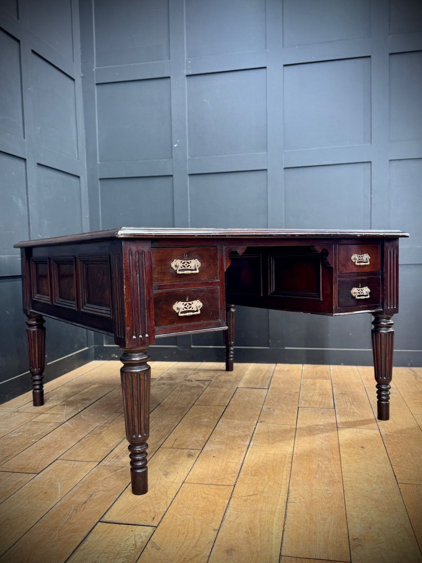 Antique Mahogany Partners Desk – Leather Top, Drawers Both Sides / Office Study