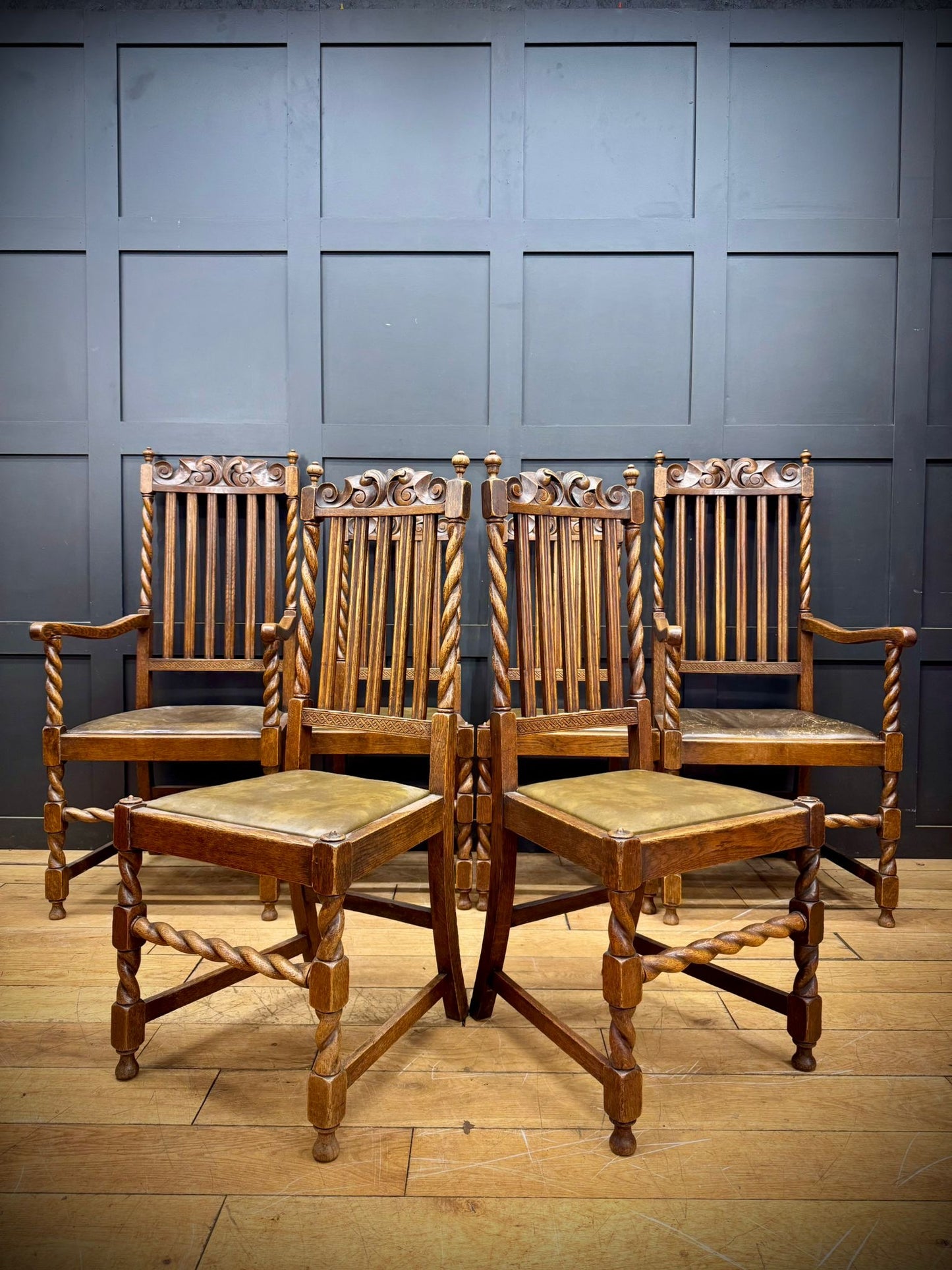 Set of 6 Antique Oak Barley Twist Dining Chairs inc Carvers