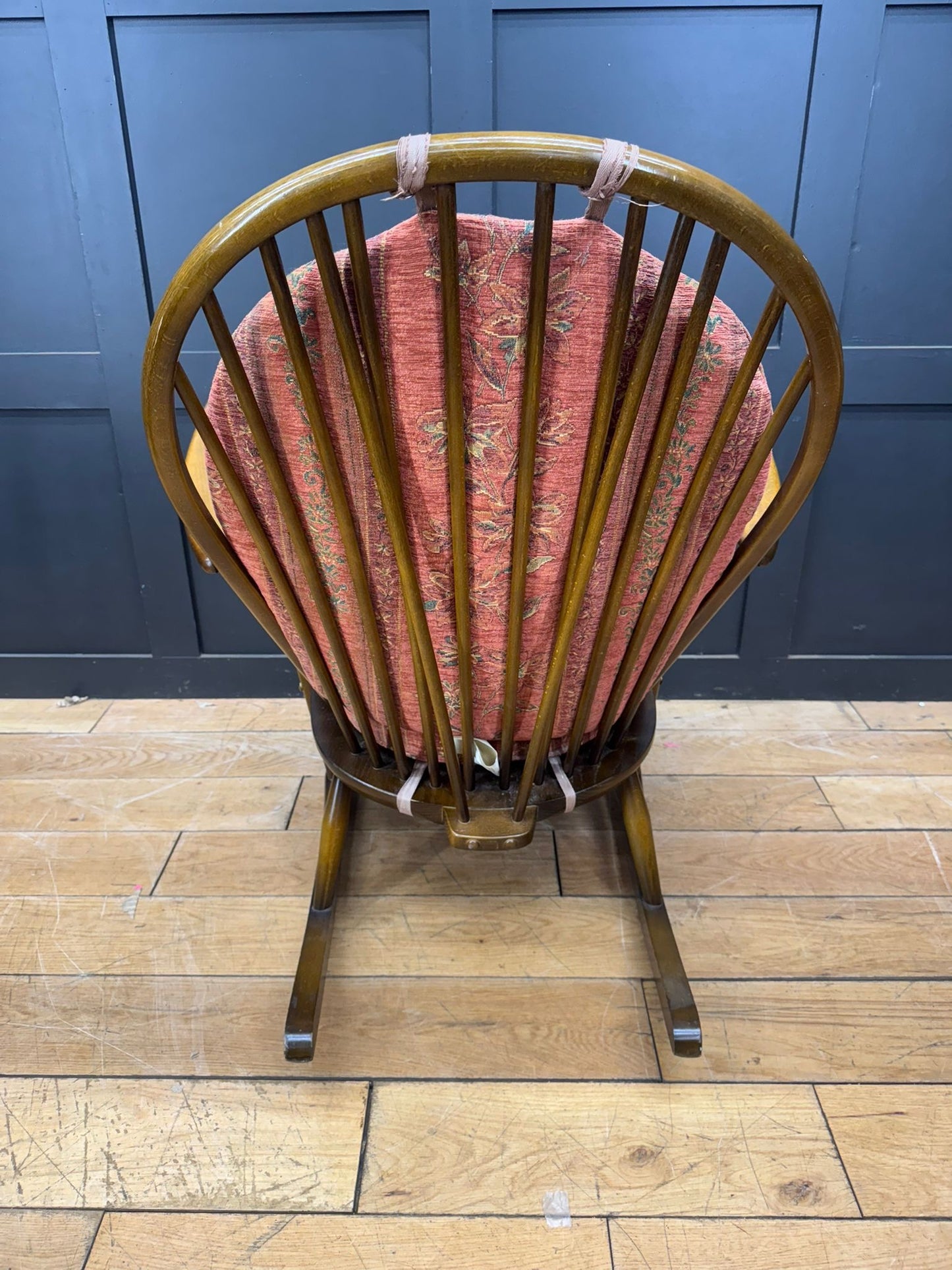 Ercol Grandfather Rocking Chair Model 315 With Original Cushions / Armchair A