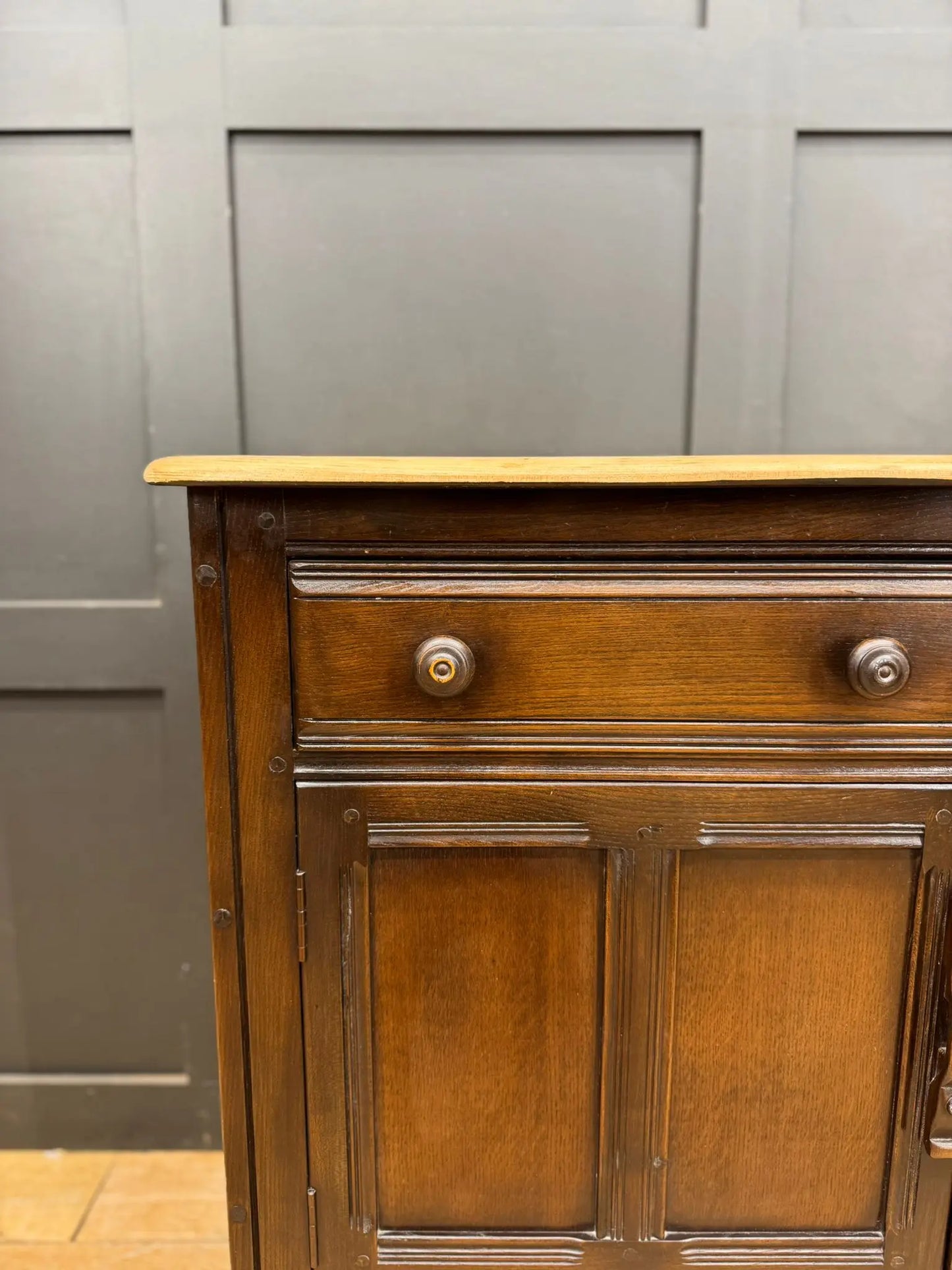 Ercol Elm Sideboard with Cupboard & Drawers TV Stand 123cm RUSTIC WAREHOUSE NORFOLK