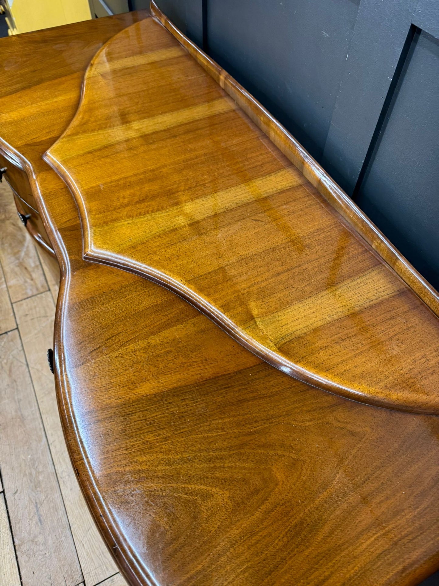 Vintage Art Deco Style Walnut Veneer Cocktail Drinks Cabinet Sideboard