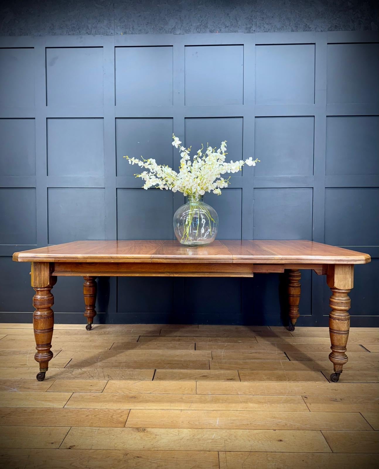 Antique Walnut Wind Out Dining Kitchen Table / Extending Table 8-10 People