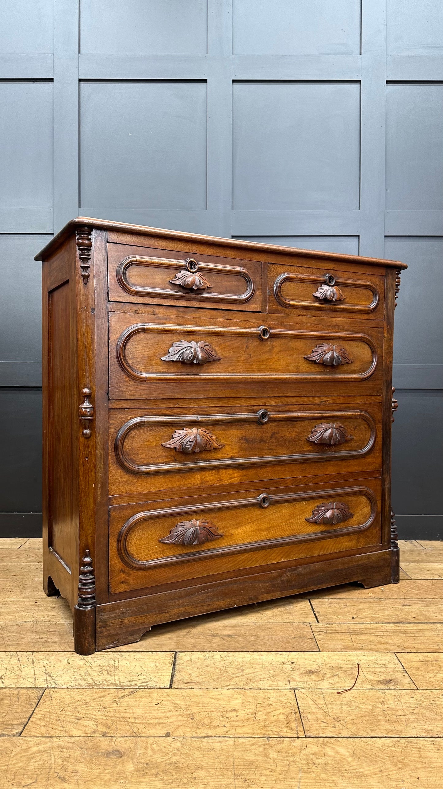 Antique Mahogany Chest Of Drawers / Bedroom storage / Victorian Drawers