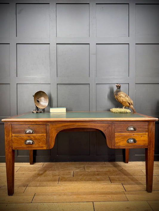 Antique Desk / George V Mahogany Kneehole Desk c.1930 – Ex-Court Office Norfolk