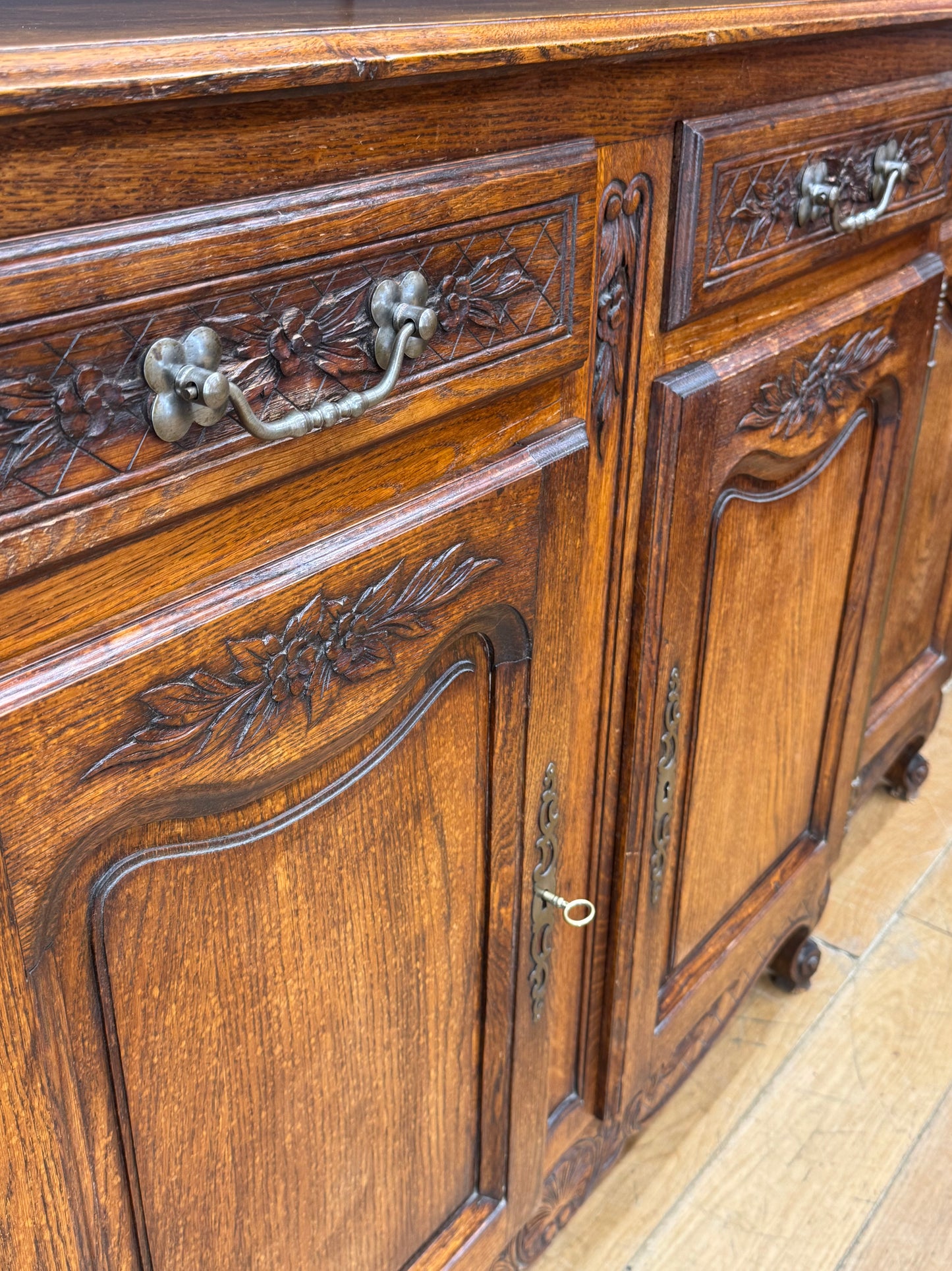 French Provincial Oak Breakfront Sideboard Buffet Cabinet Credenza 4 Door Large