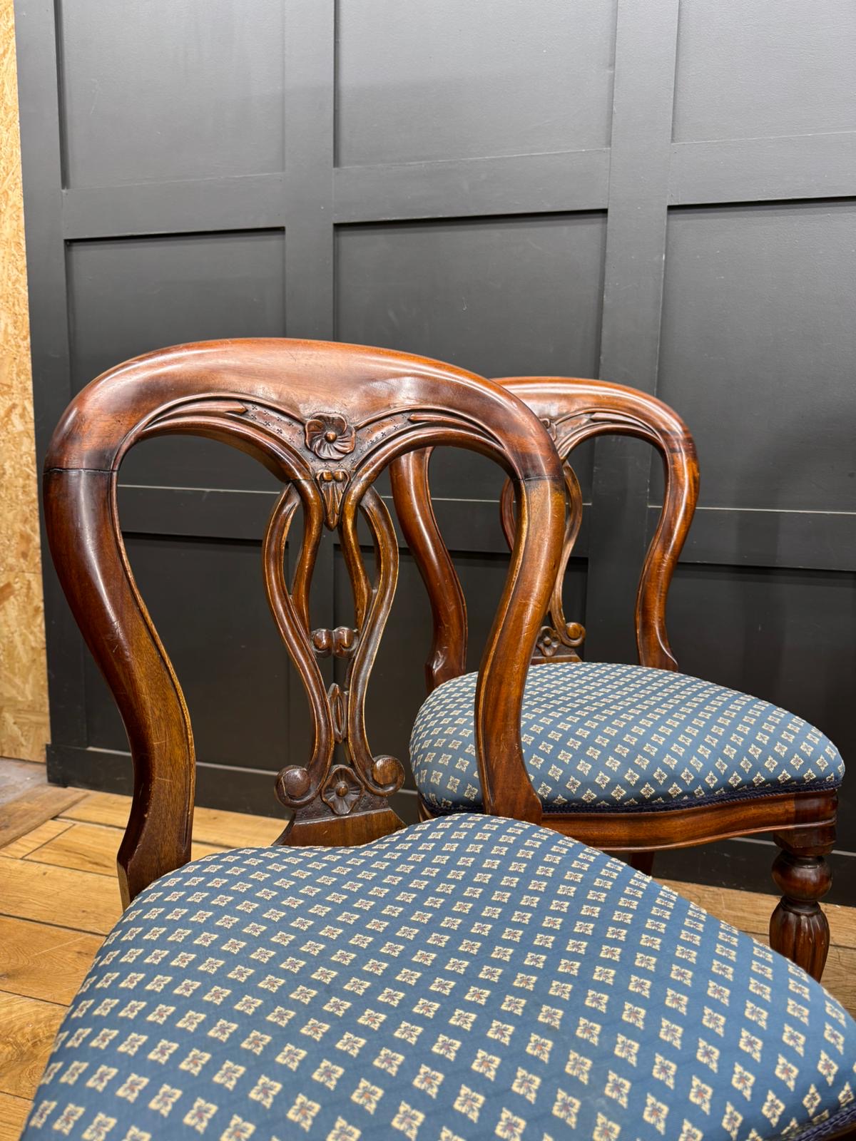 Vintage Balloon-Back Dining Chairs – Carved Backs & Upholstered Seats (4)