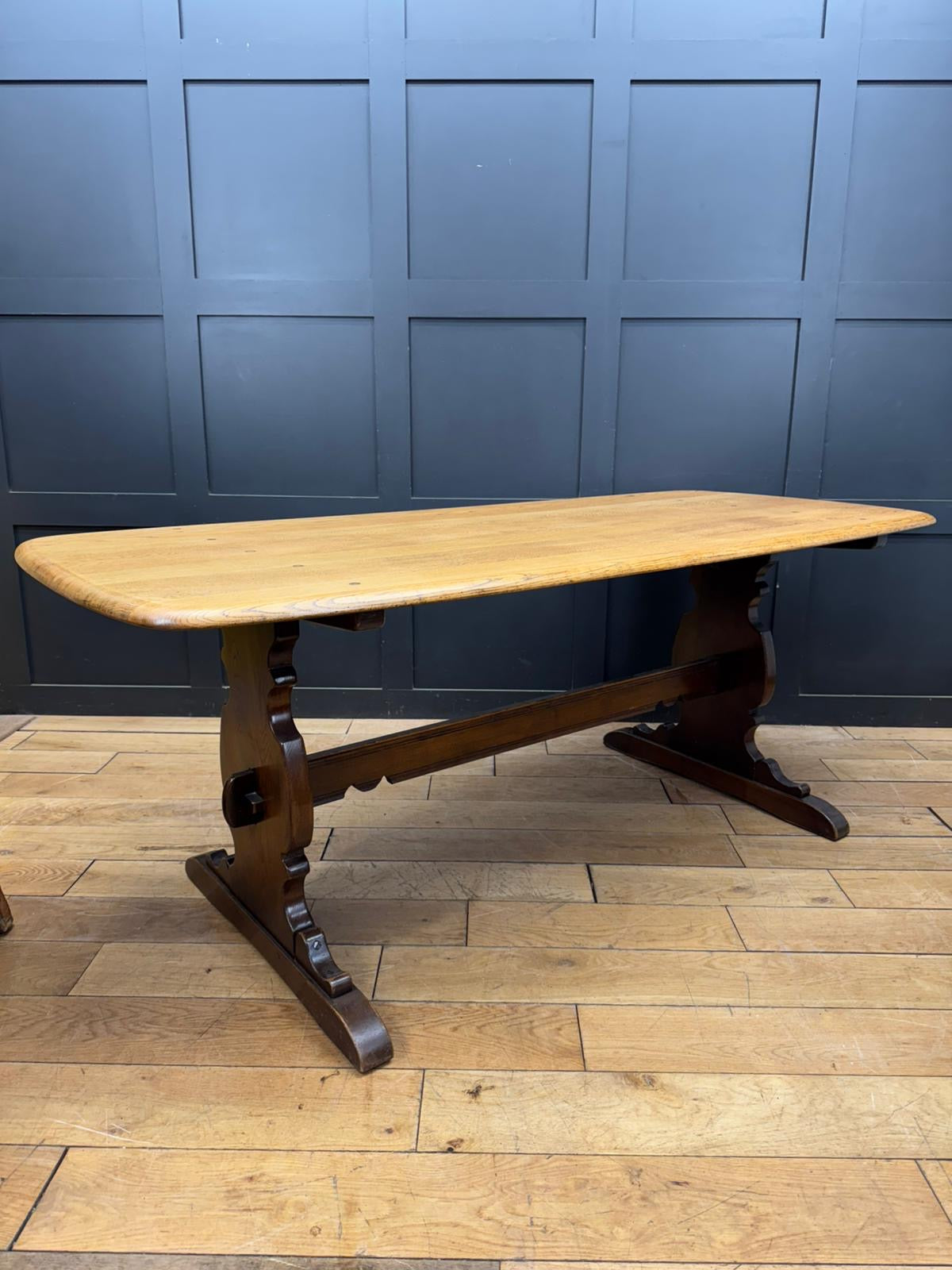 Ercol Refectory Dining Table – Elm & Beech – Farmhouse Vintage Kitchen Table
