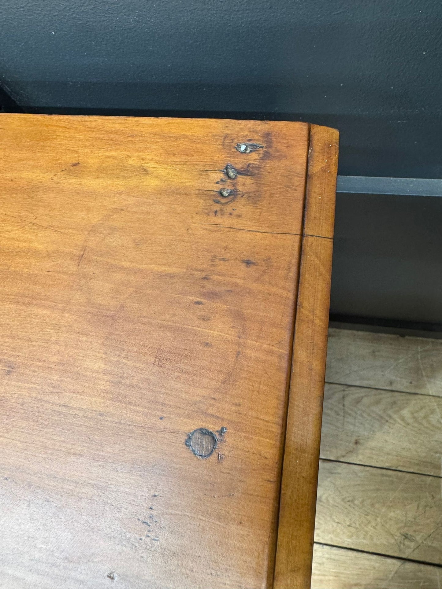 Edwardian Satinwood Chest of Drawers with Four Graduated Drawers