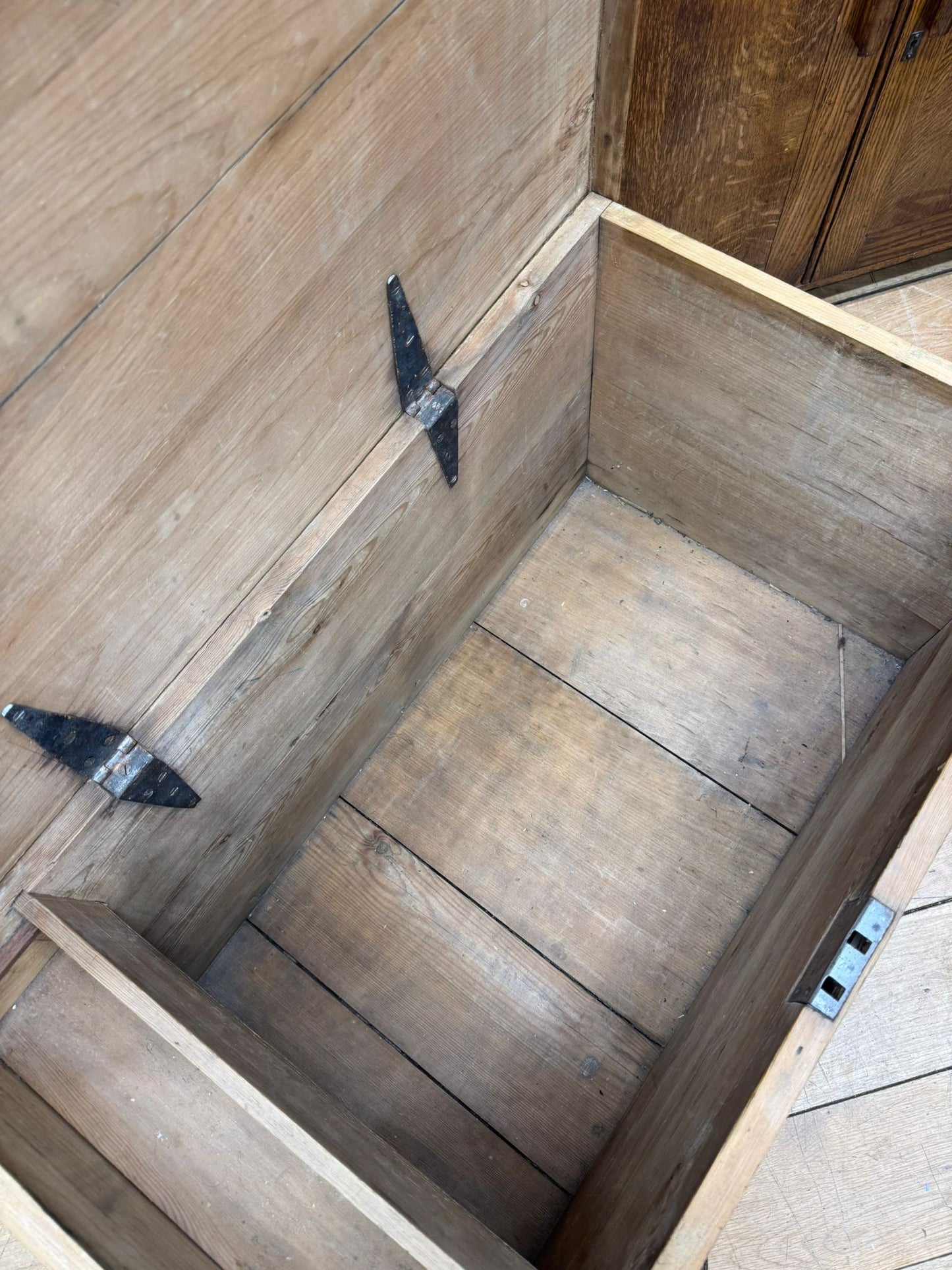 Antique Old Pine Trunk Chest / Storage Blanket Box / Coffee Table