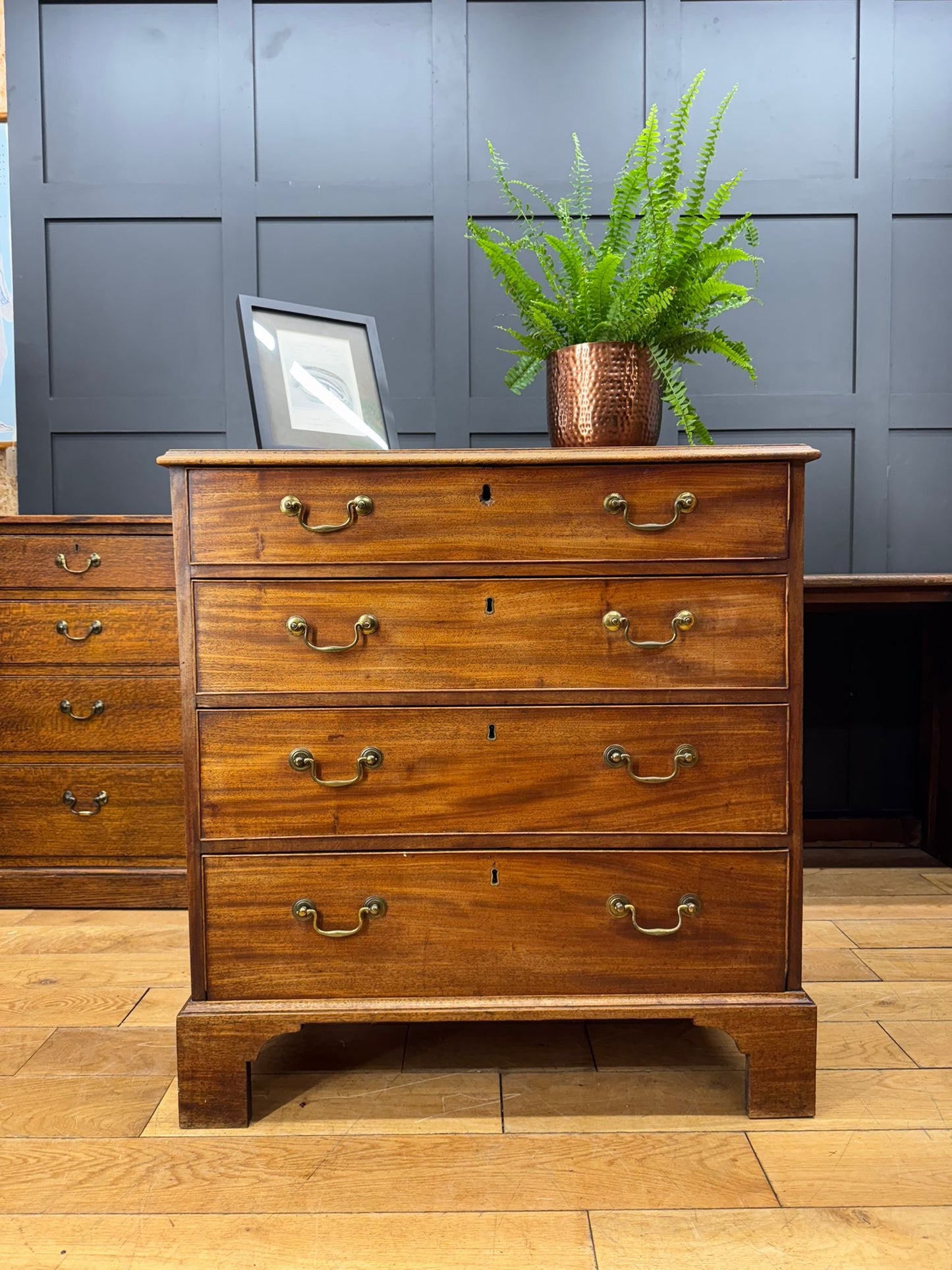 Antique Georgian Mahogany Chest of Drawers – Bedroom Dresser Storage Cabinet