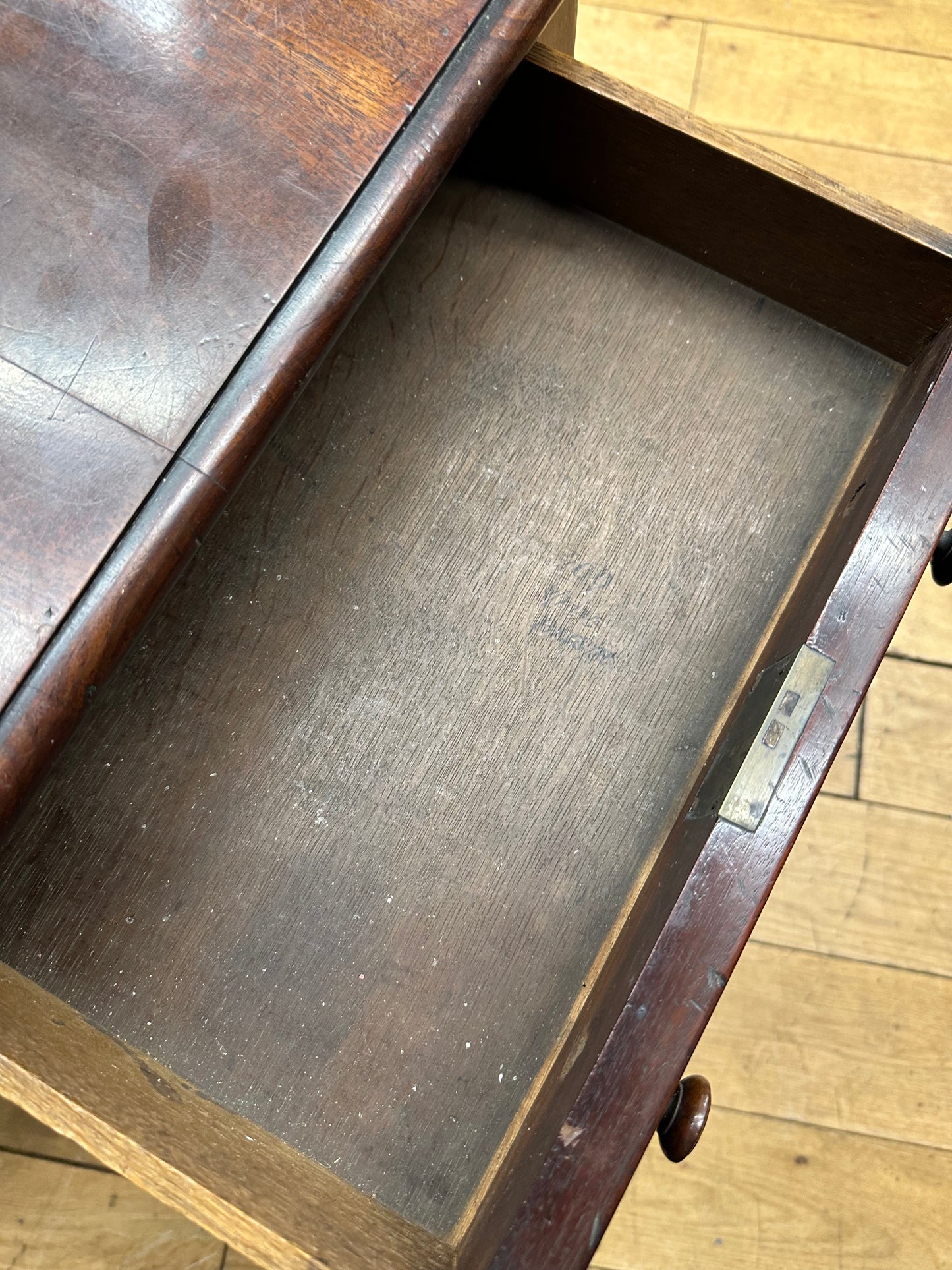 Antique Extending Mahogany Pembroke Table / Drop Leaf Occasional / Console