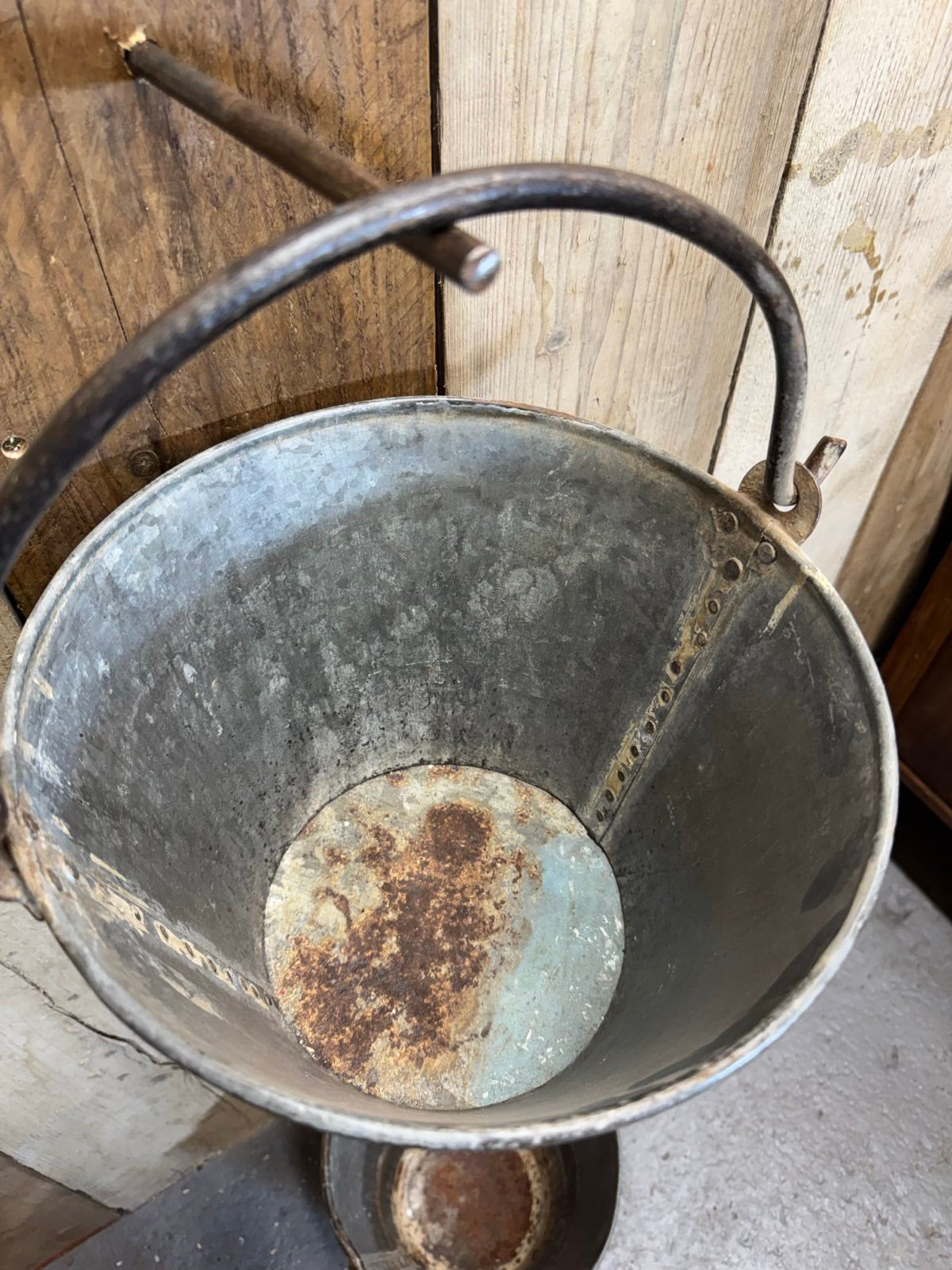 Vintage Galvanised Fire Bucket Log Basket / Plant Pot / Planter Pail Kindling EF