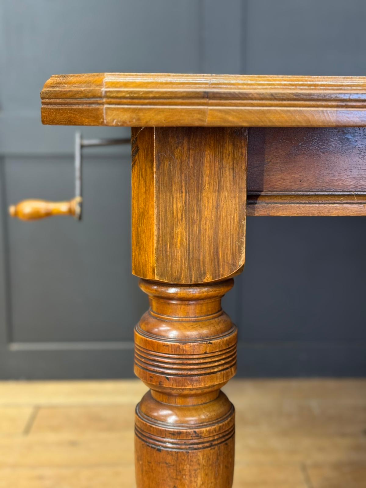 Antique Walnut Wind Out Dining Kitchen Table / Extending Table 8-10 People