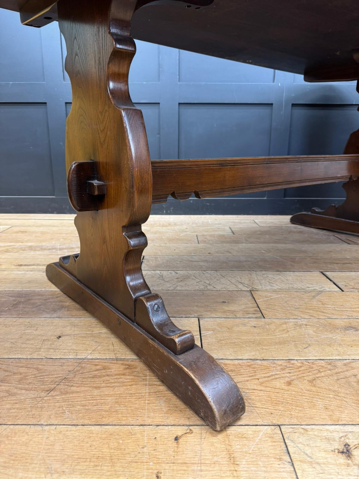 Ercol Refectory Dining Table – Elm & Beech – Farmhouse Vintage Kitchen Table