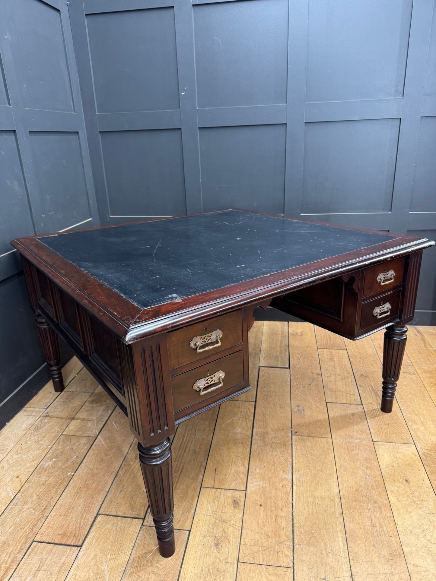 Antique Mahogany Partners Desk – Leather Top, Drawers Both Sides / Office Study