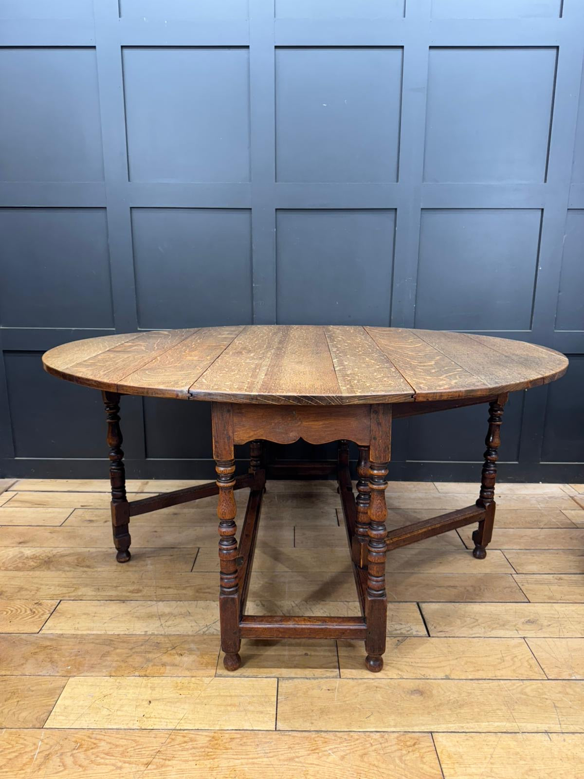 Antique Solid Oak Drop-Leaf Dining Table / Extending Table / Antique Sideboard