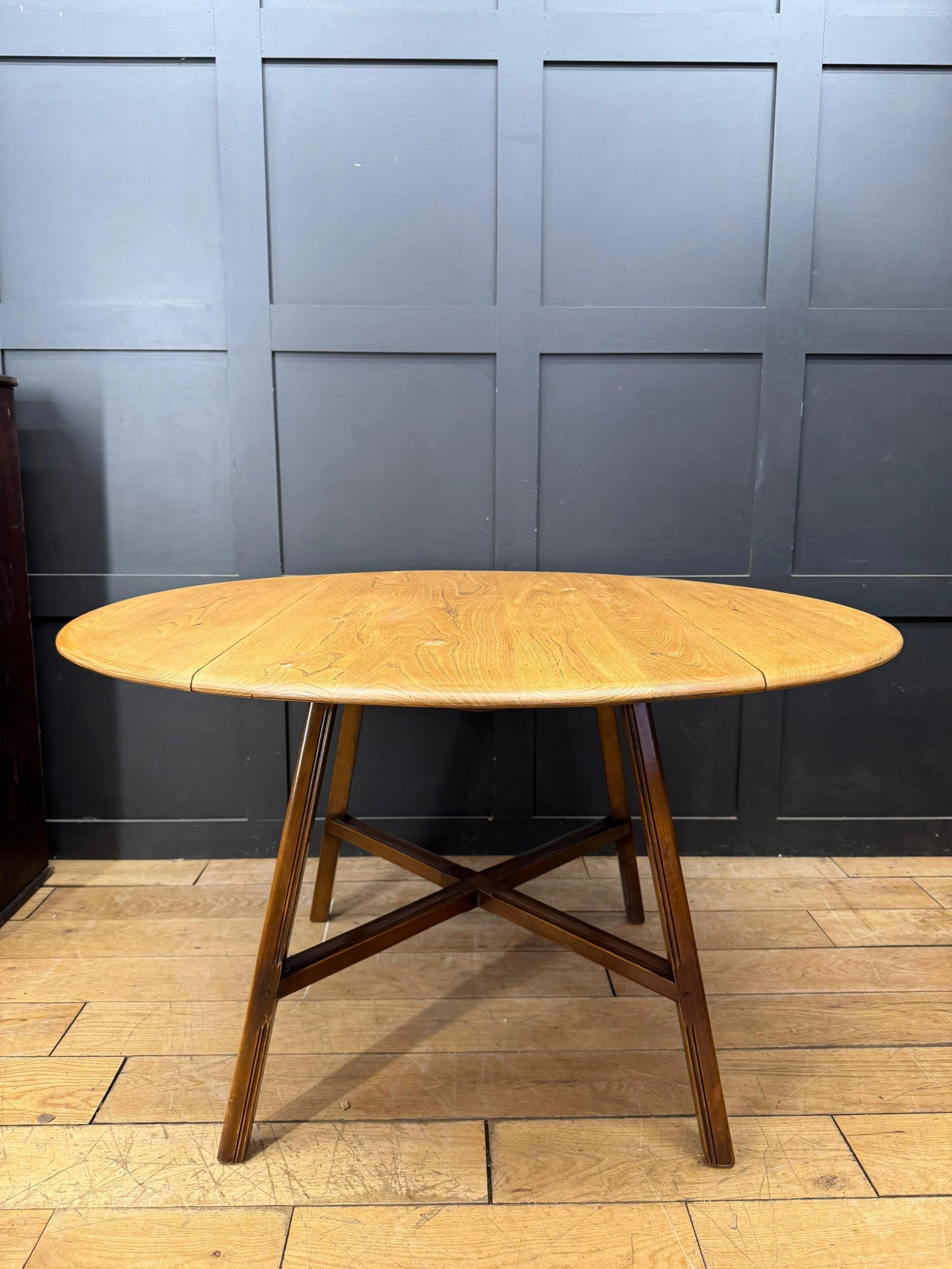 Ercol Elm Drop Leaf Dining Table  / Vintage Retro Extending Round Kitchen Table RUSTIC WAREHOUSE NORFOLK