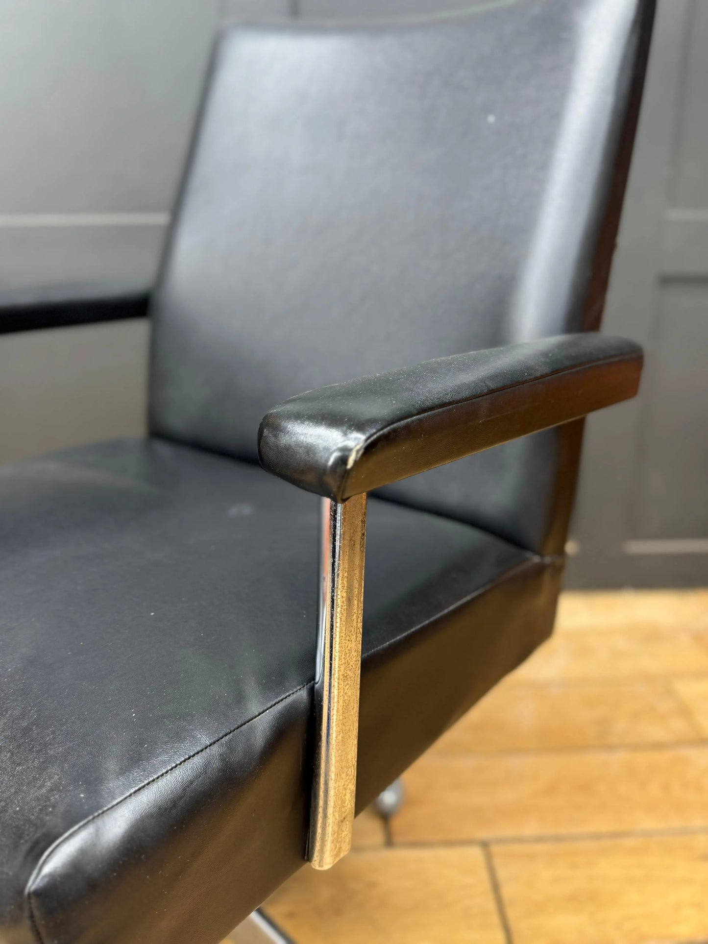 Vintage Black Swivel Desk Office Chair Mid Century Industrial Armchair RUSTIC WAREHOUSE NORFOLK
