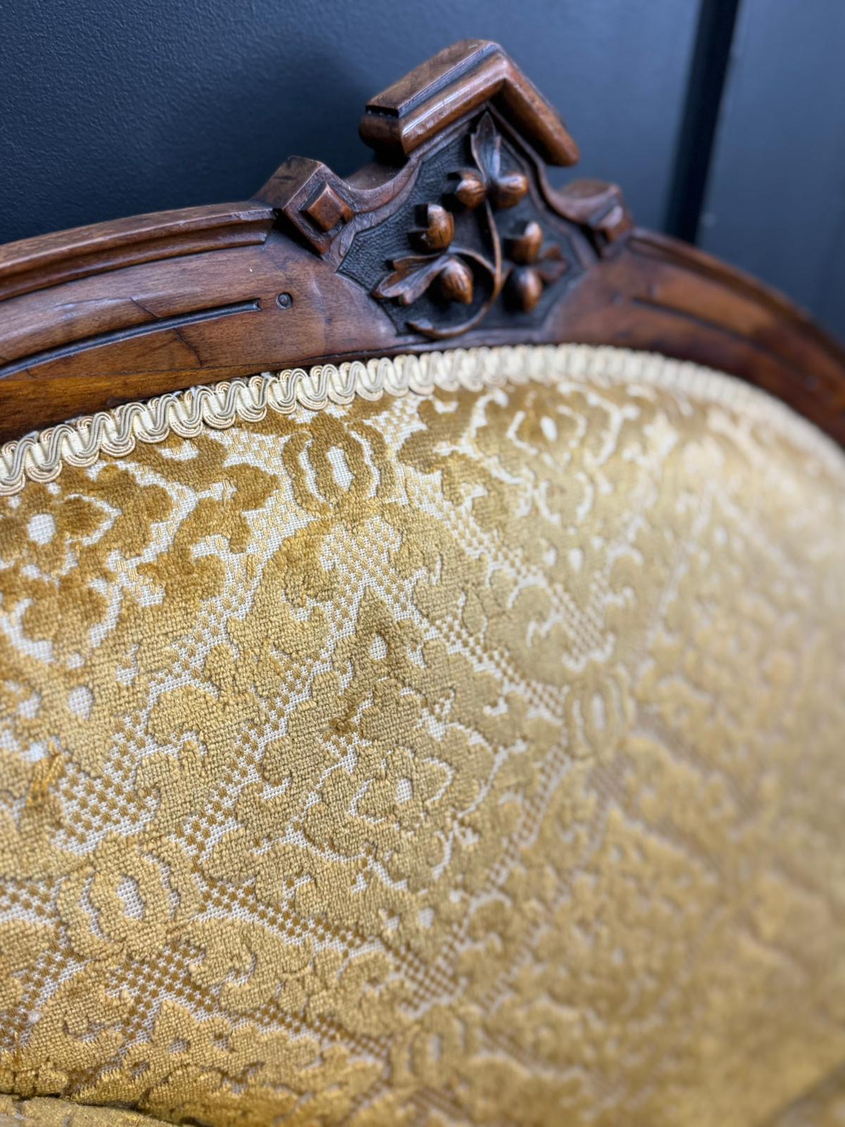Victorian Carved Mahogany Chaise Longue in Gold Cut Velvet