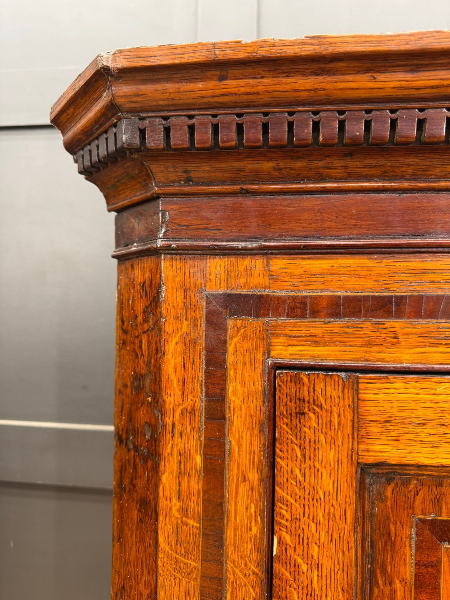 Georgian Oak Wall Corner Cupboard / Hanging Corner Cabinet / Hall Storage